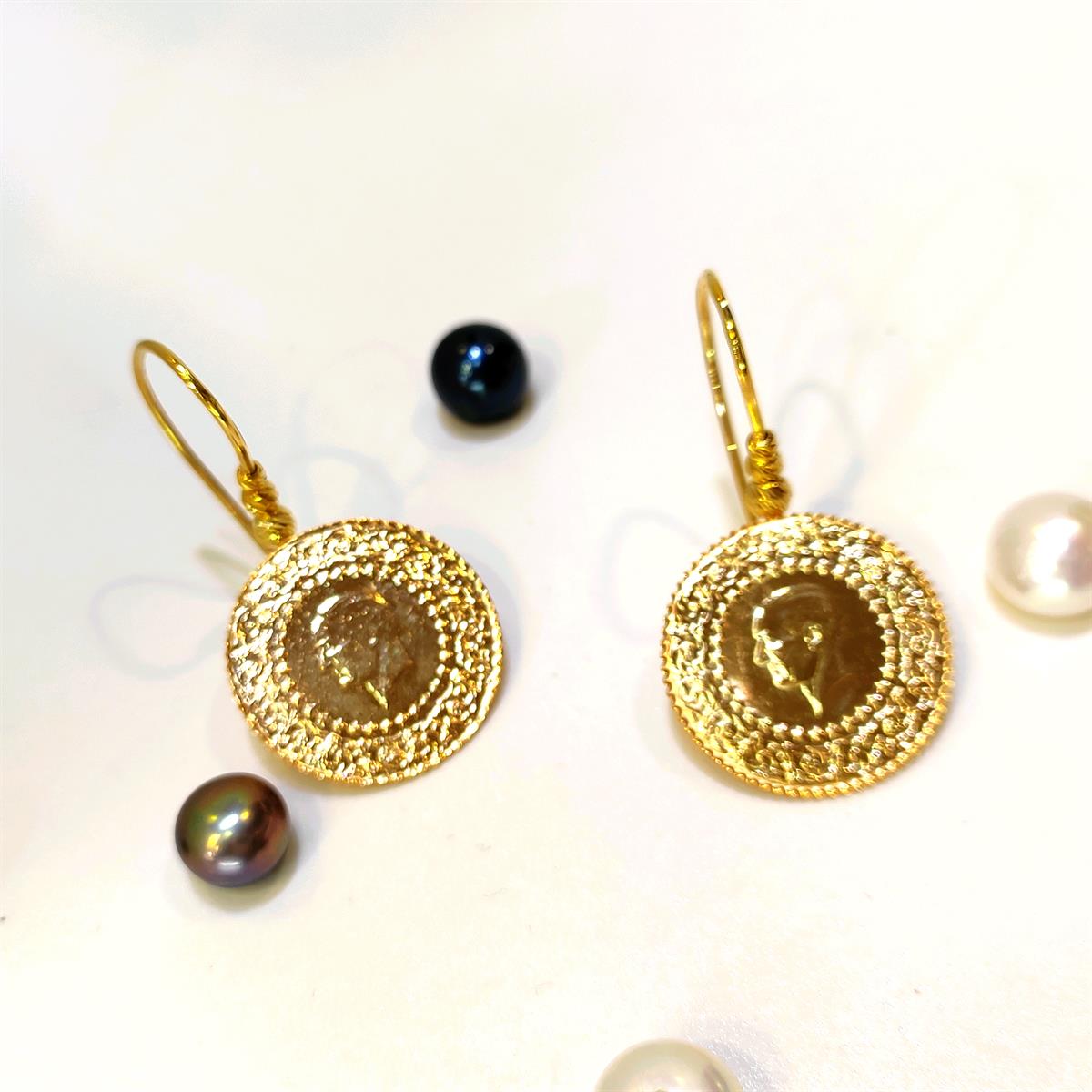 Dorika Toplu Çeyrekli Küpe Altın HD VİDEOLU