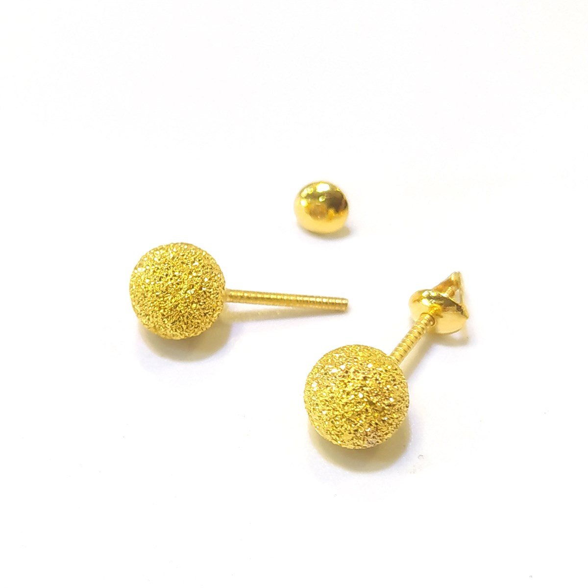 Kumlu Vidalı Top Küpe 22 Ayar Altın