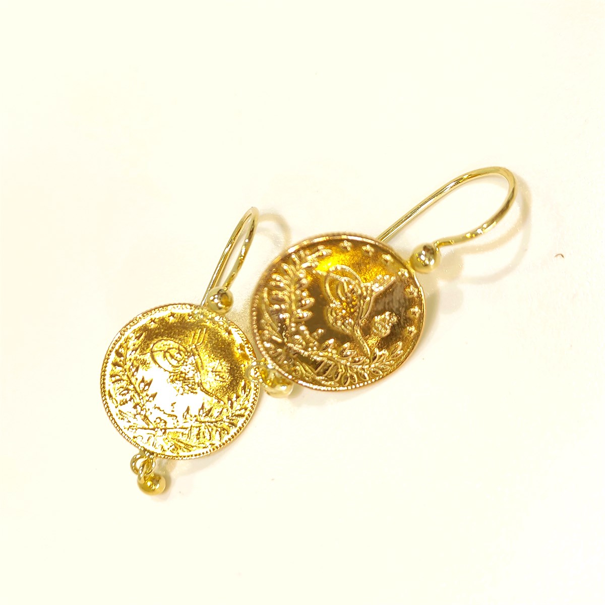 Sallanan Reşat Yarım Küpe 4K VİDEOLU