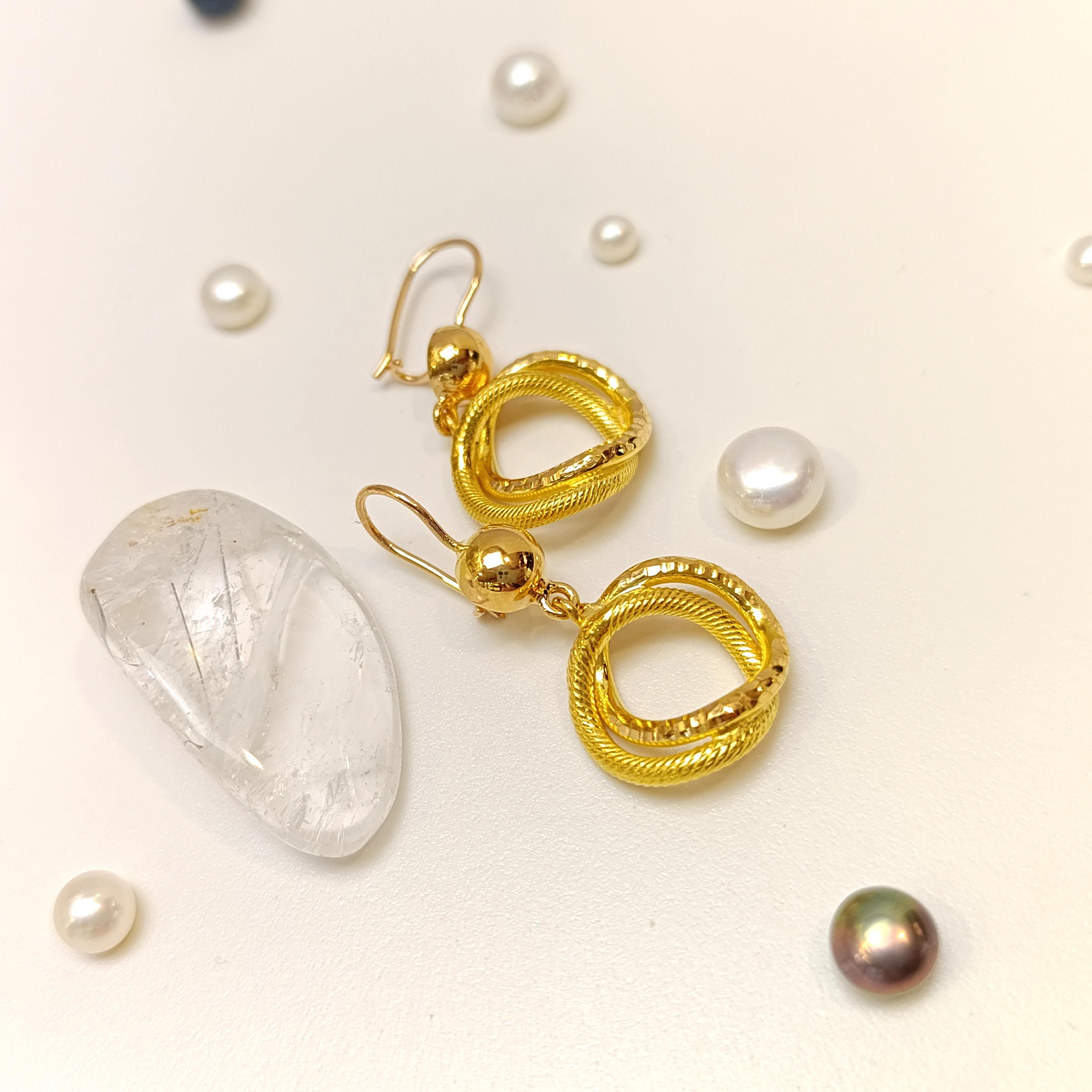 Saman Yolu Sallanan Küpe 22 Ayar Altın HD VİDEOLU