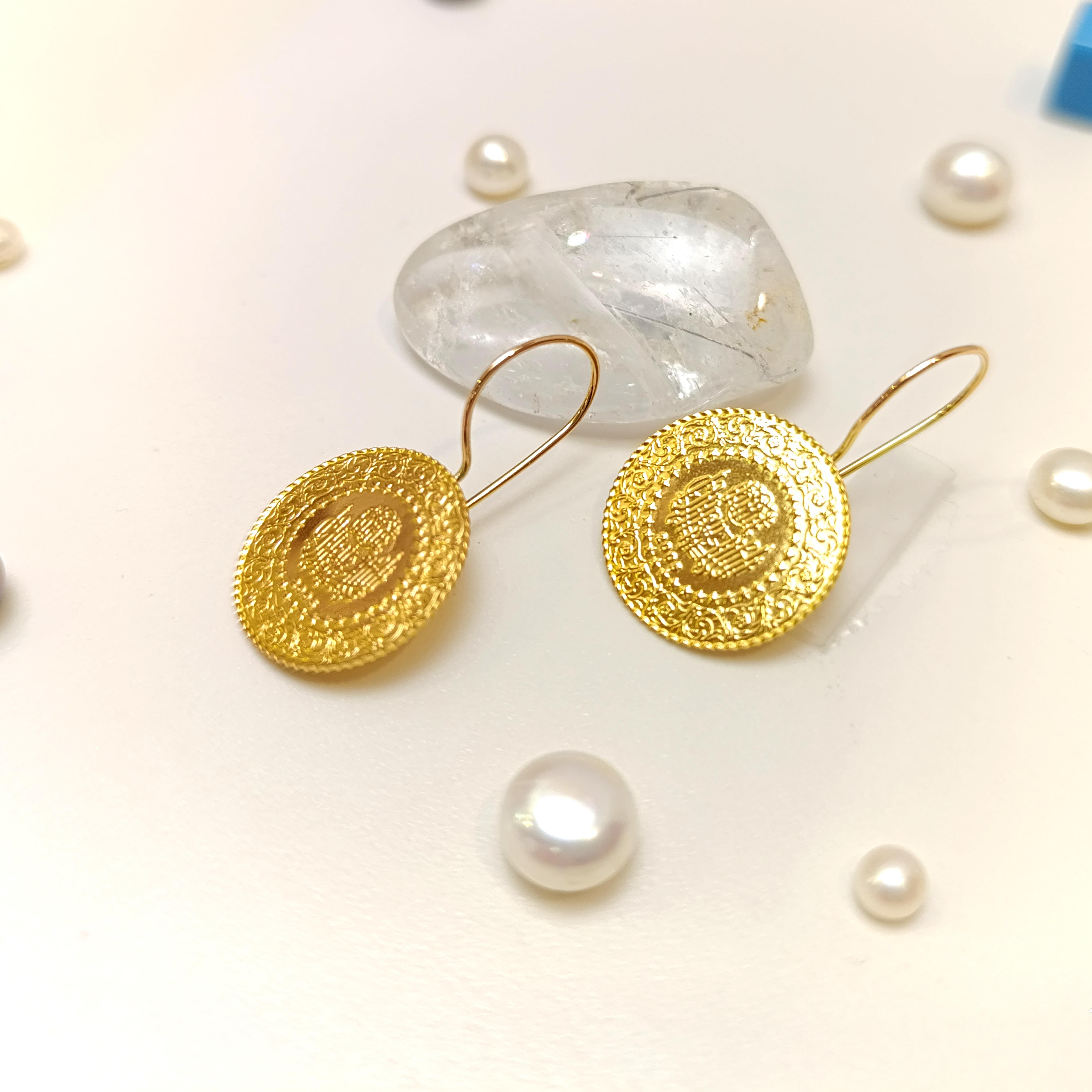 Ters Çeyrek Altınlı Küpe HD VİDEOLU