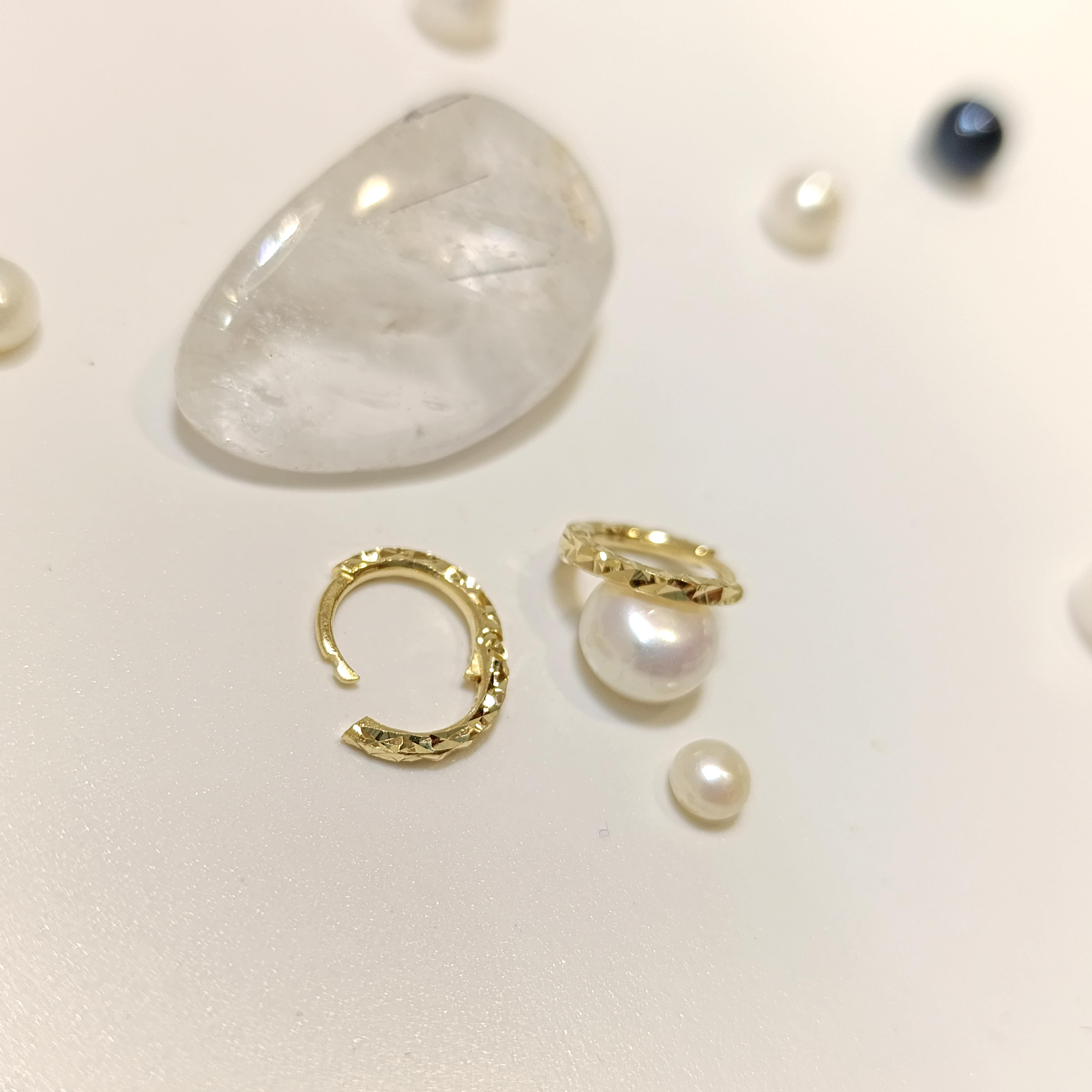 11mm Kalem İşlemeli Halka Küpe 14 Ayar Altın HD VİDEOLU