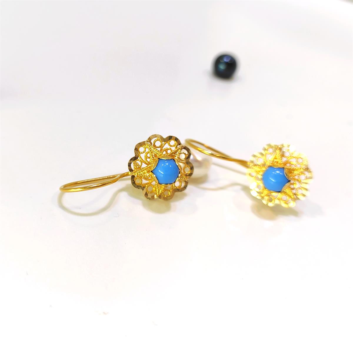 12.5mm Sallanan Turkuaz Gül Küpe 14 Ayar Altın HD VİDEOLU