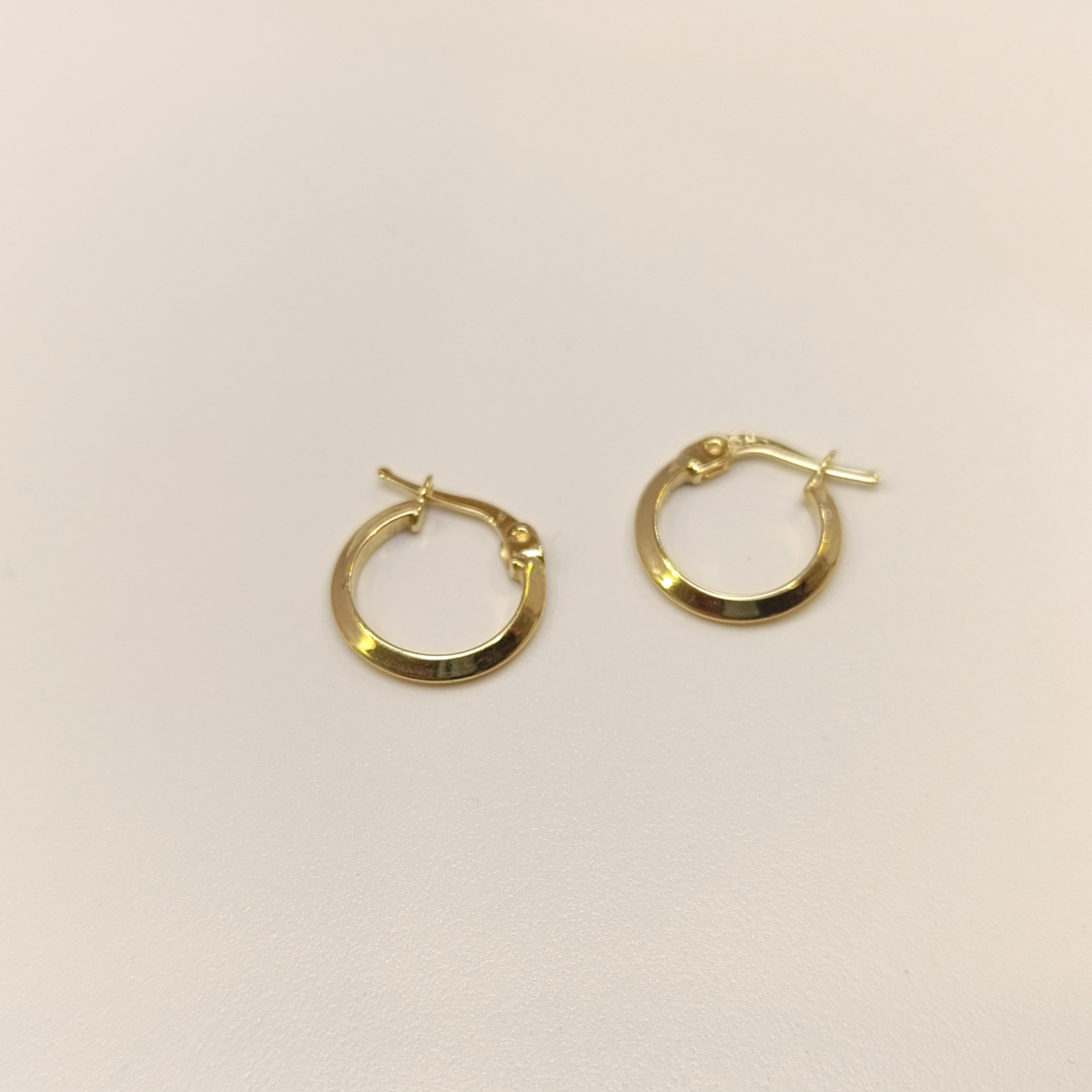 14mm Klasik Piramit Ray Halka Küpe 14 Ayar Altın HD VİDEOLU