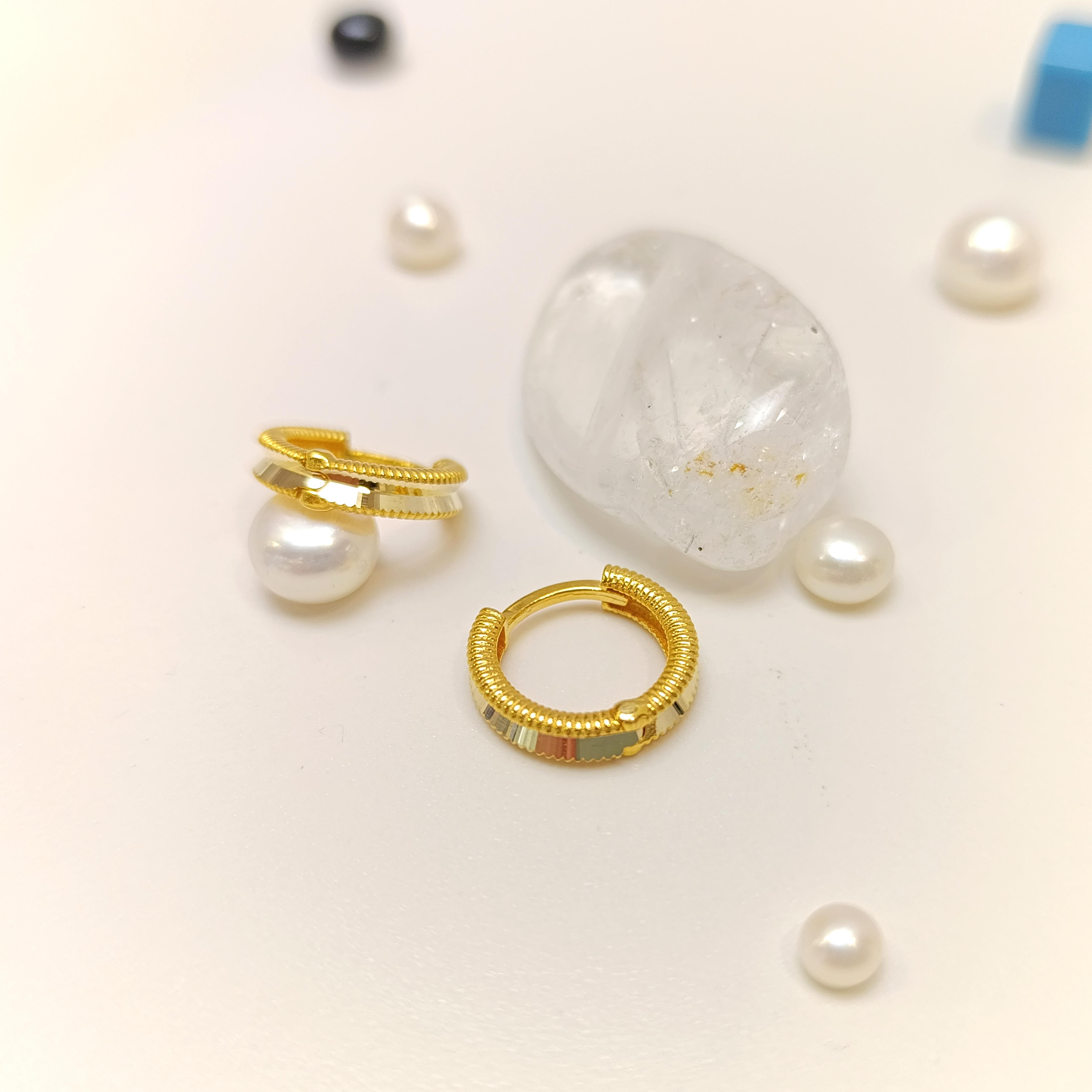 14mm Oluklu Ajda Halka Küpe 14 Ayar Altın HD VİDEOLU