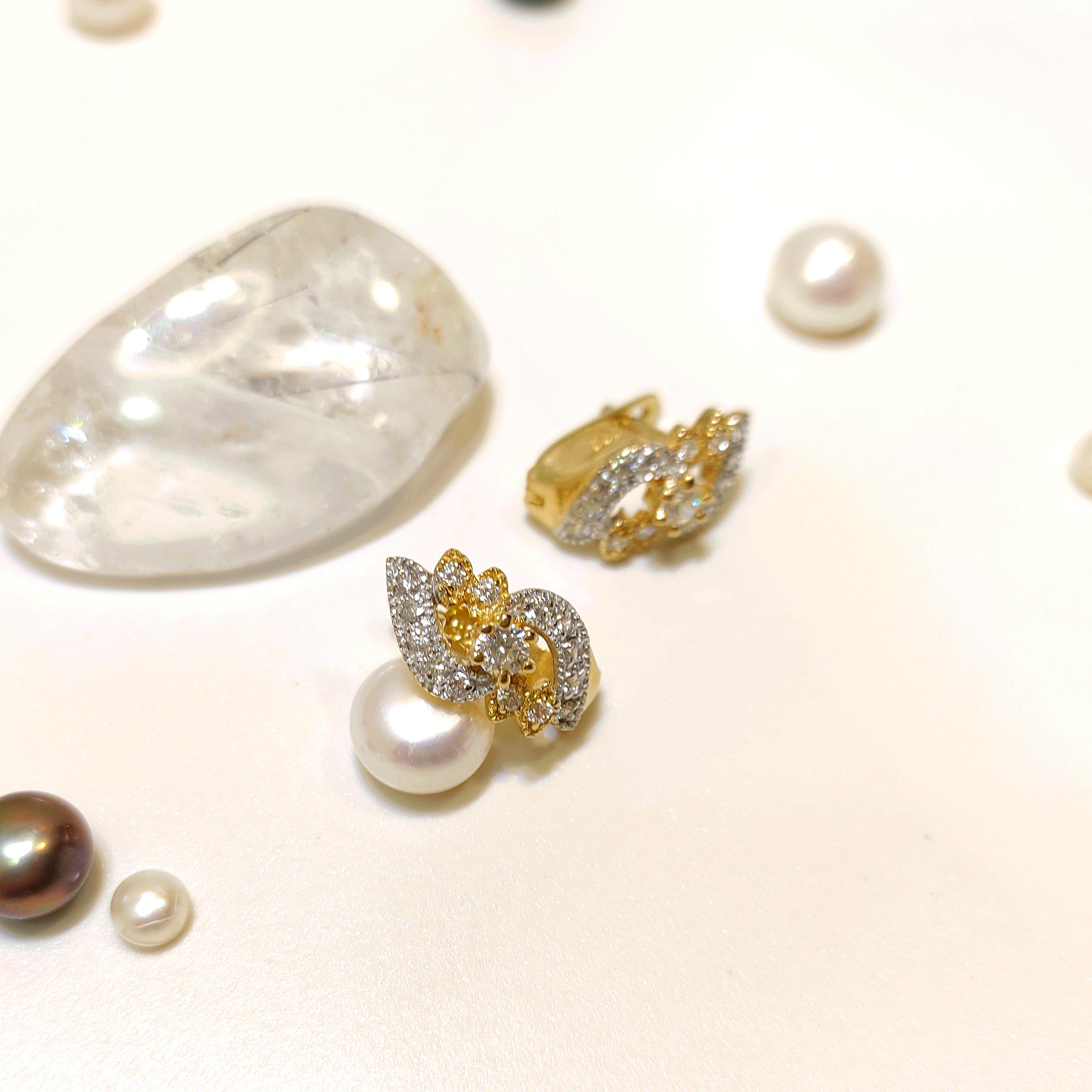 15mm Taşlı Küpe 14 Ayar Altın HD VİDEOLU