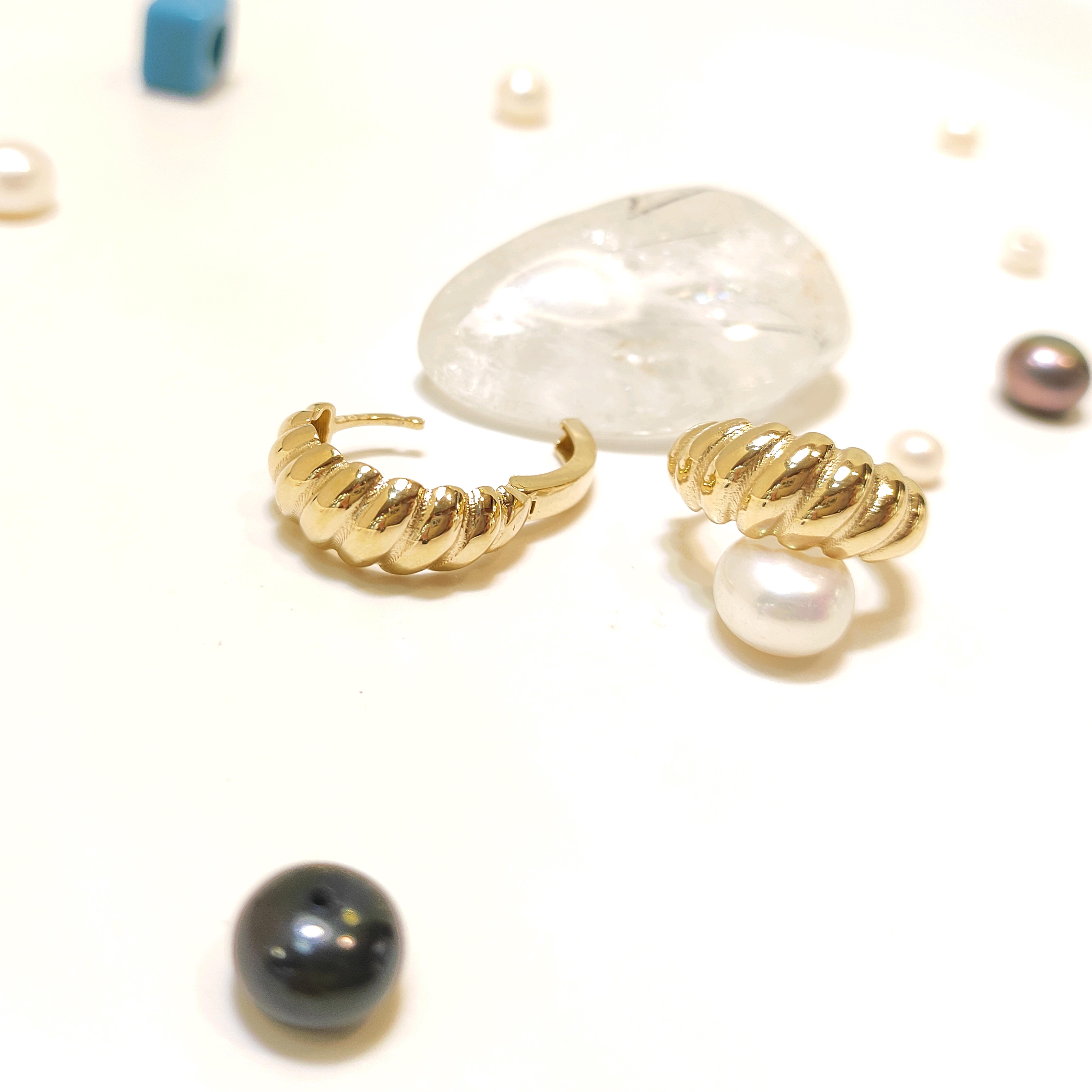 16.5mm İstiridye Halka Hagi Küpe 14 Ayar Altın HD VİDEOLU