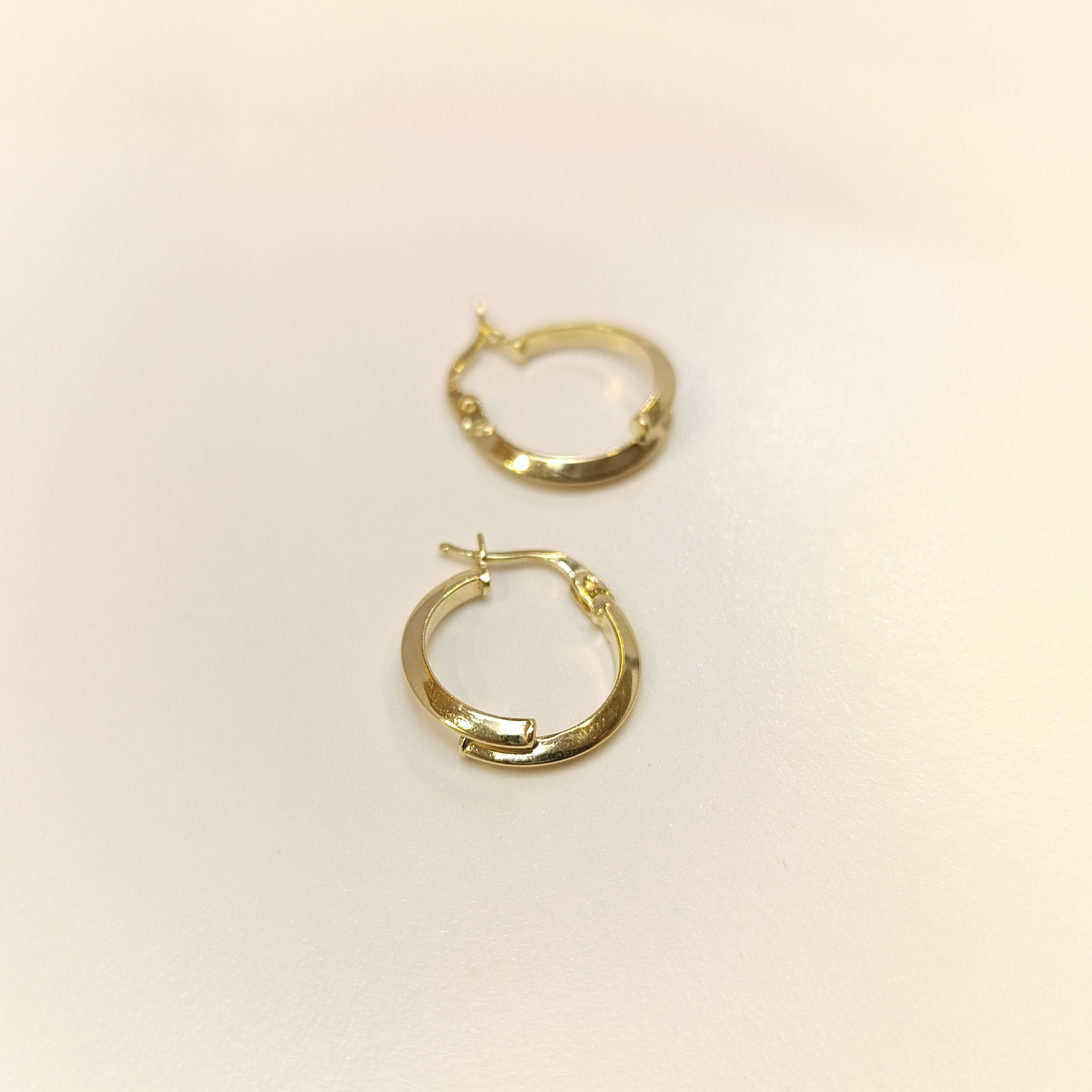 16mm Klasik İkili Piramit Ray Halka Küpe 14 Ayar Altın HD VİDEOLU