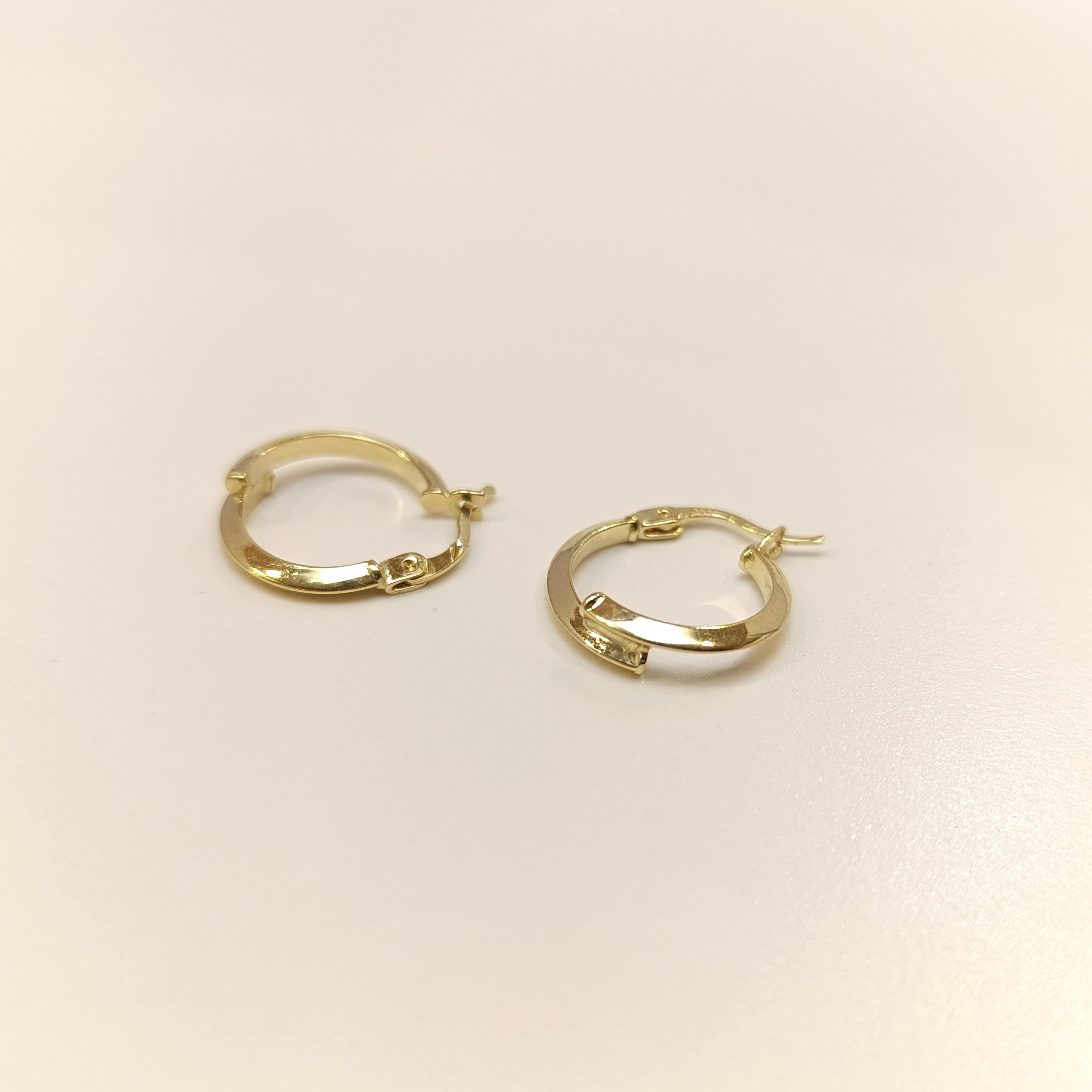 16mm Klasik İkili Piramit Ray Halka Küpe 14 Ayar Altın HD VİDEOLU