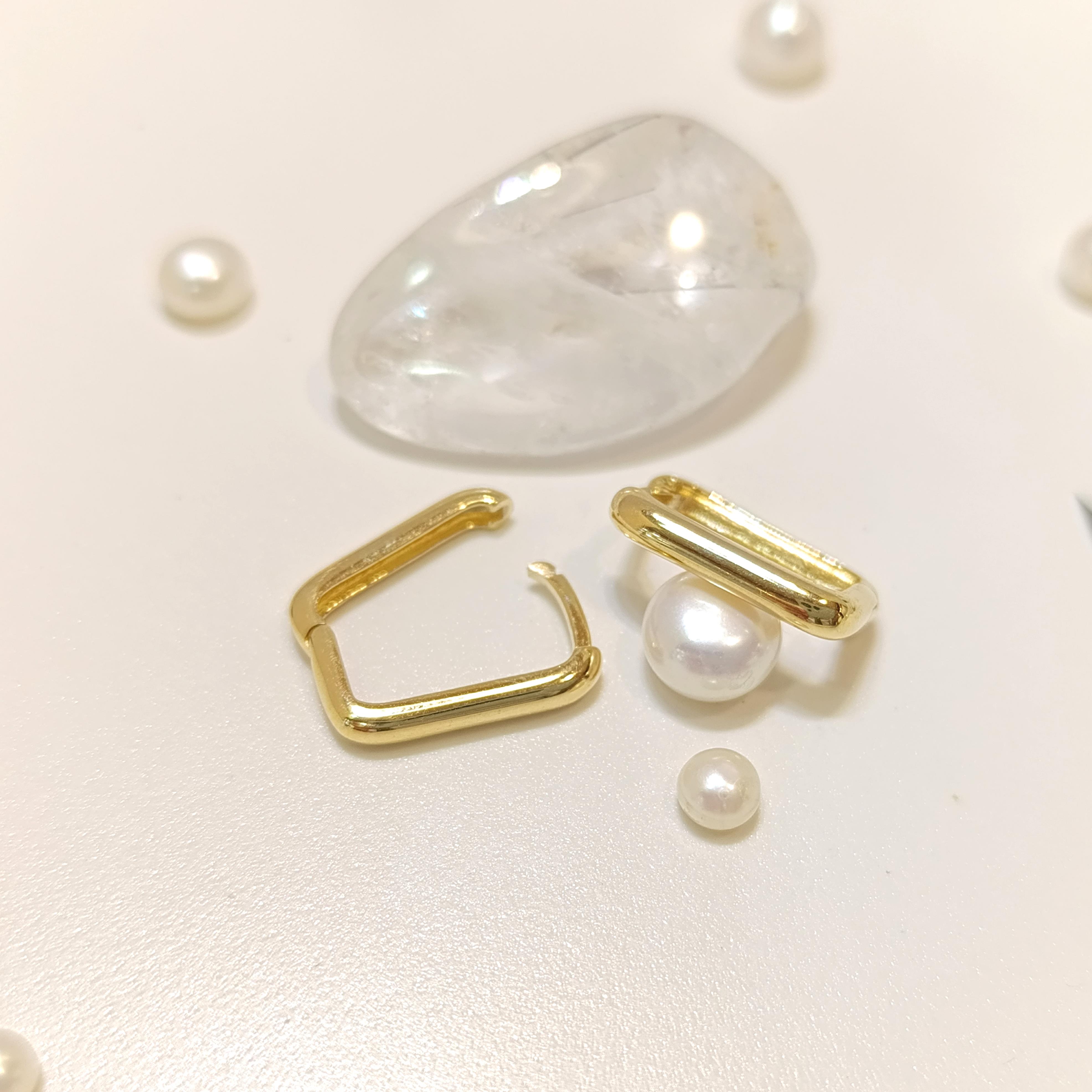 17mm Dik Dörtgen Halka Küpe 14 Ayar Altın HD VİDEOLU