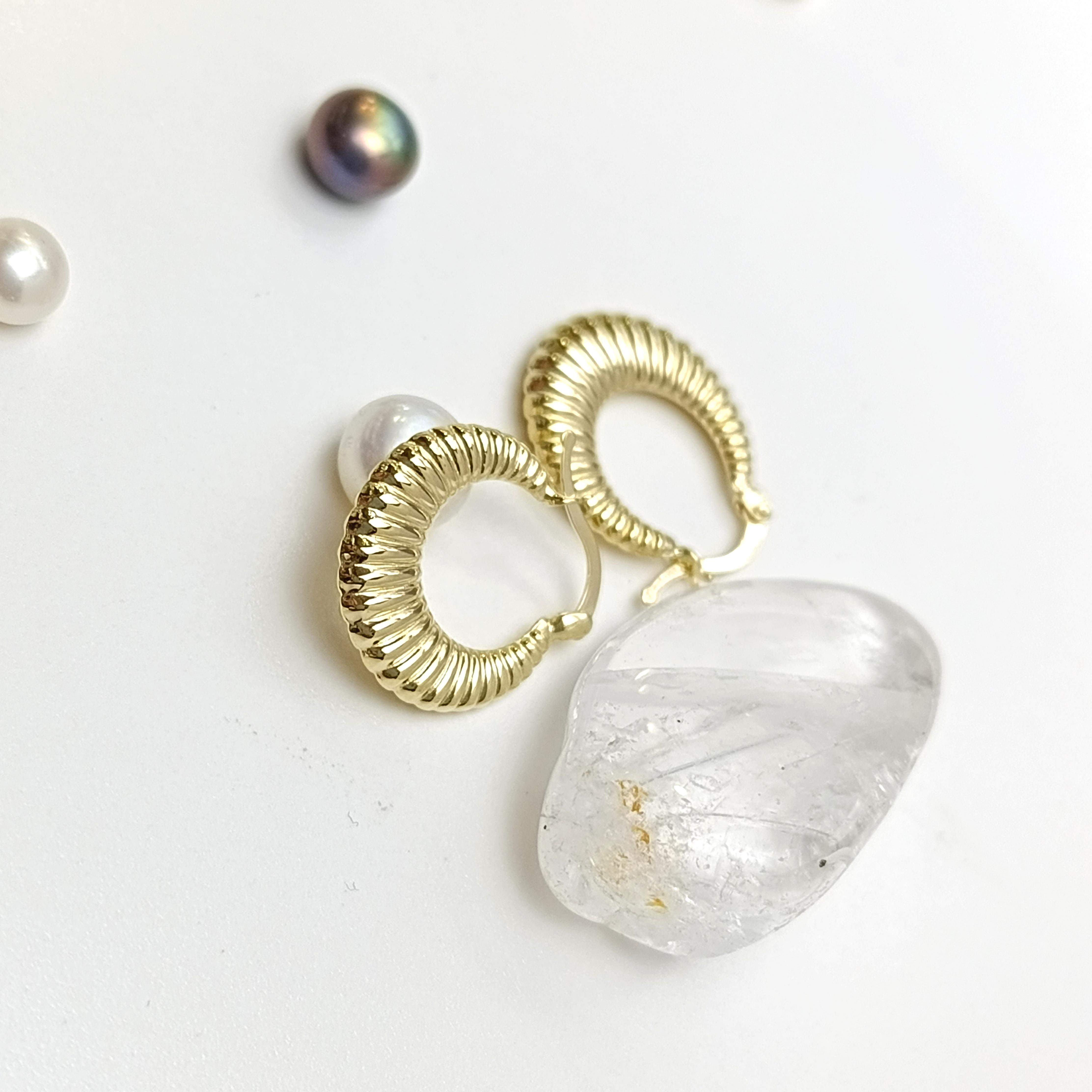 17mm İstiridye Halka Küpe 14 Ayar Altın HD VİDEOLU