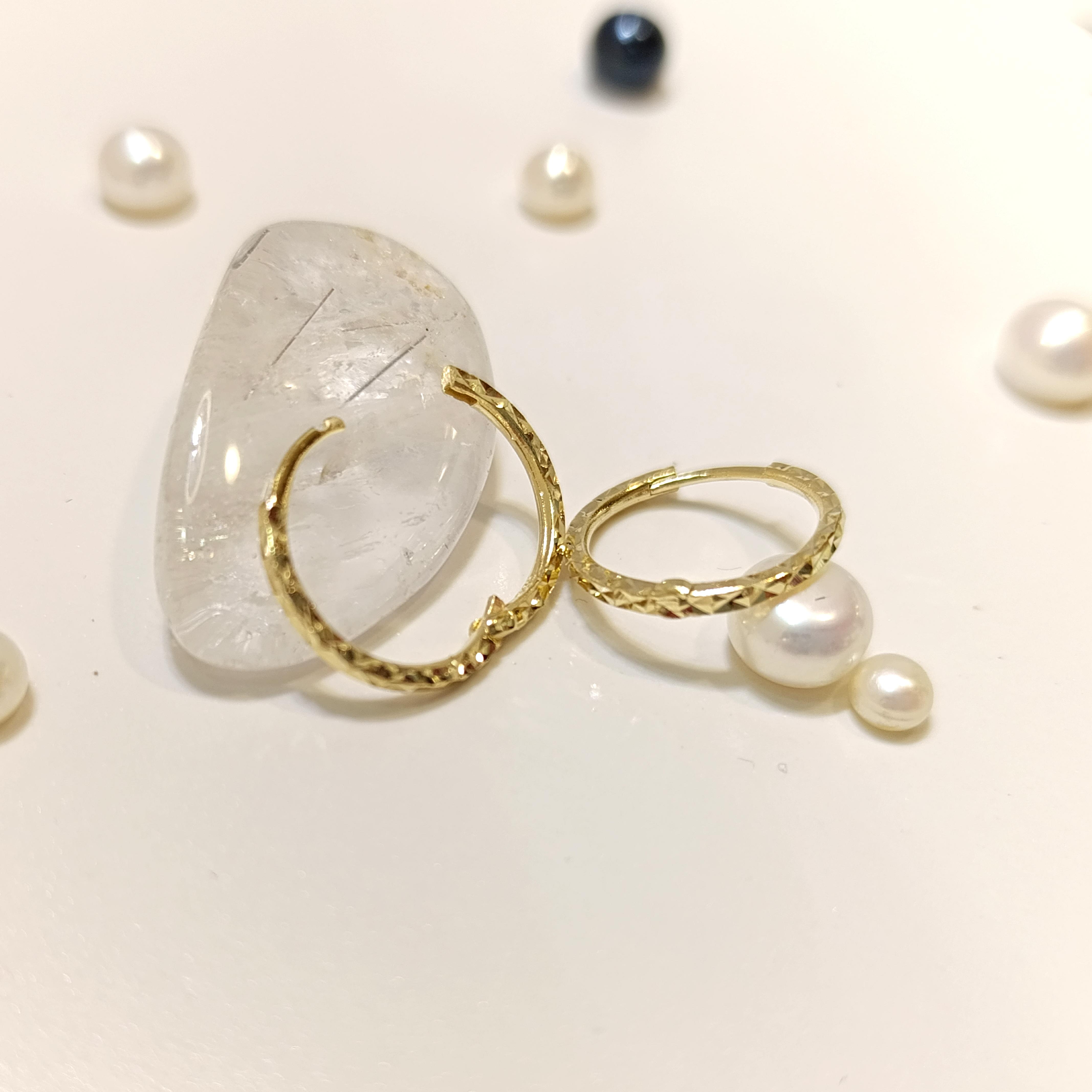 17mm Kalem İşlemeli Halka Küpe 14 Ayar Altın HD VİDEOLU