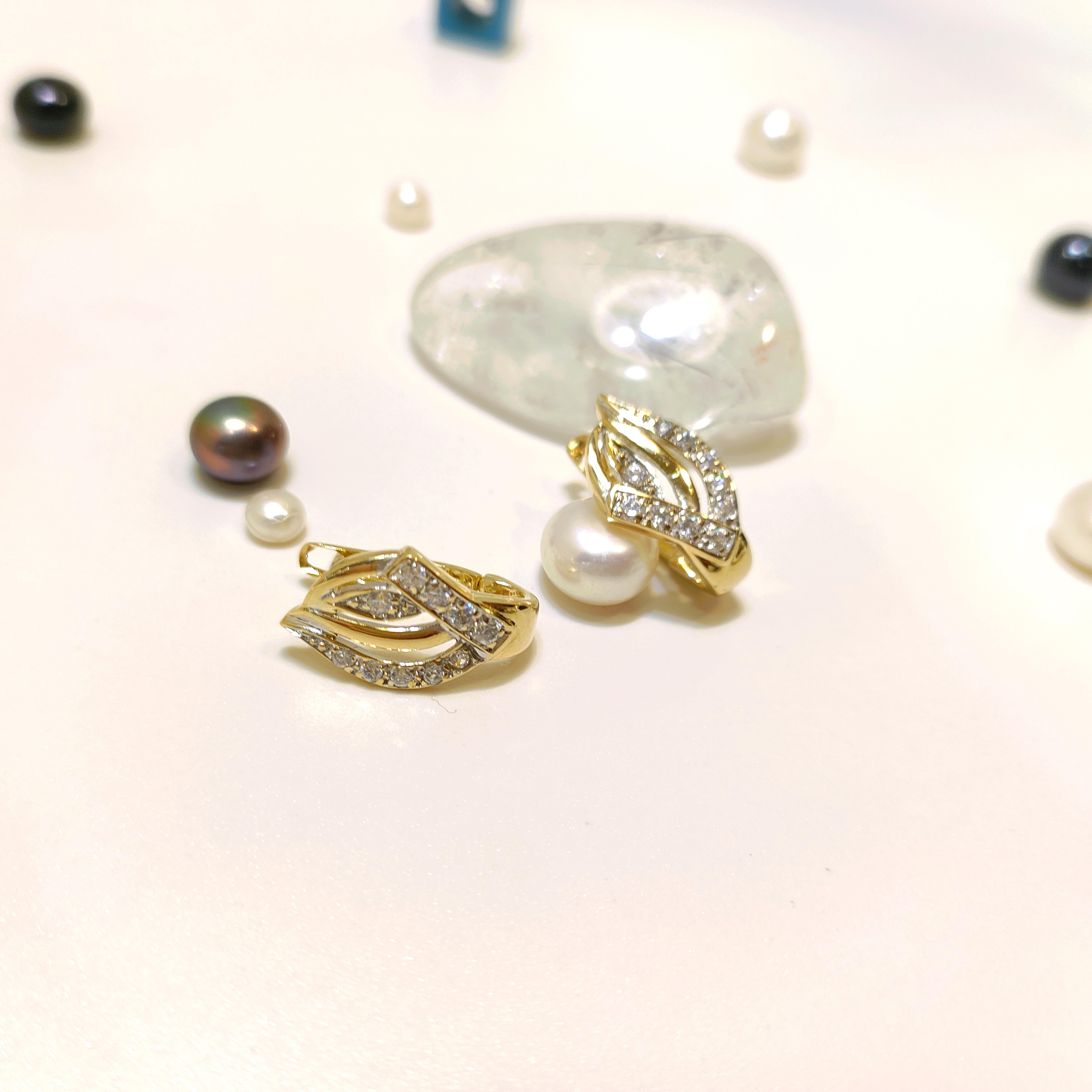 17mm Taşlı Küpe 14 Ayar Altın HD VİDEOLU