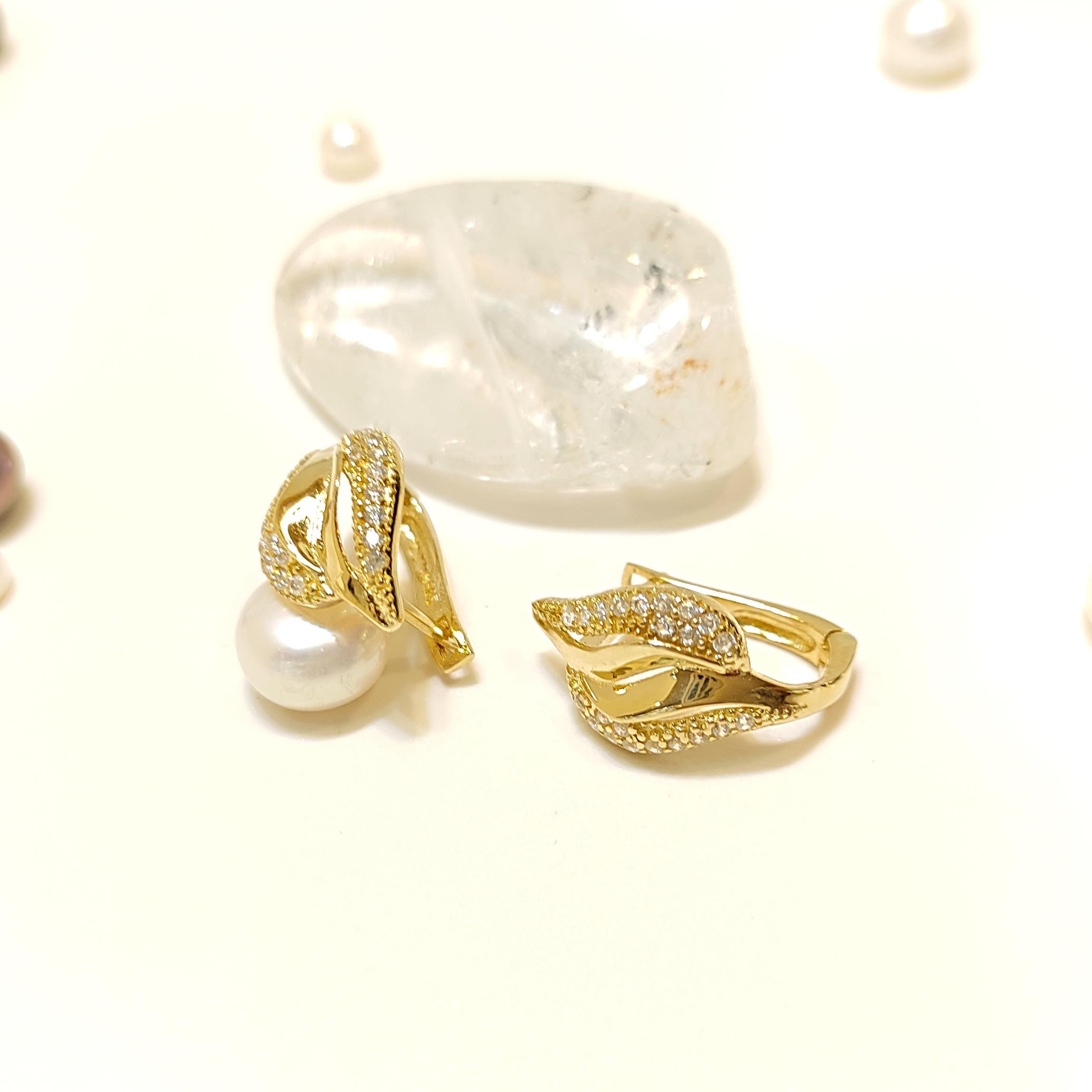 17mm Taşlı Küpe 14 Ayar Altın HD VİDEOLU