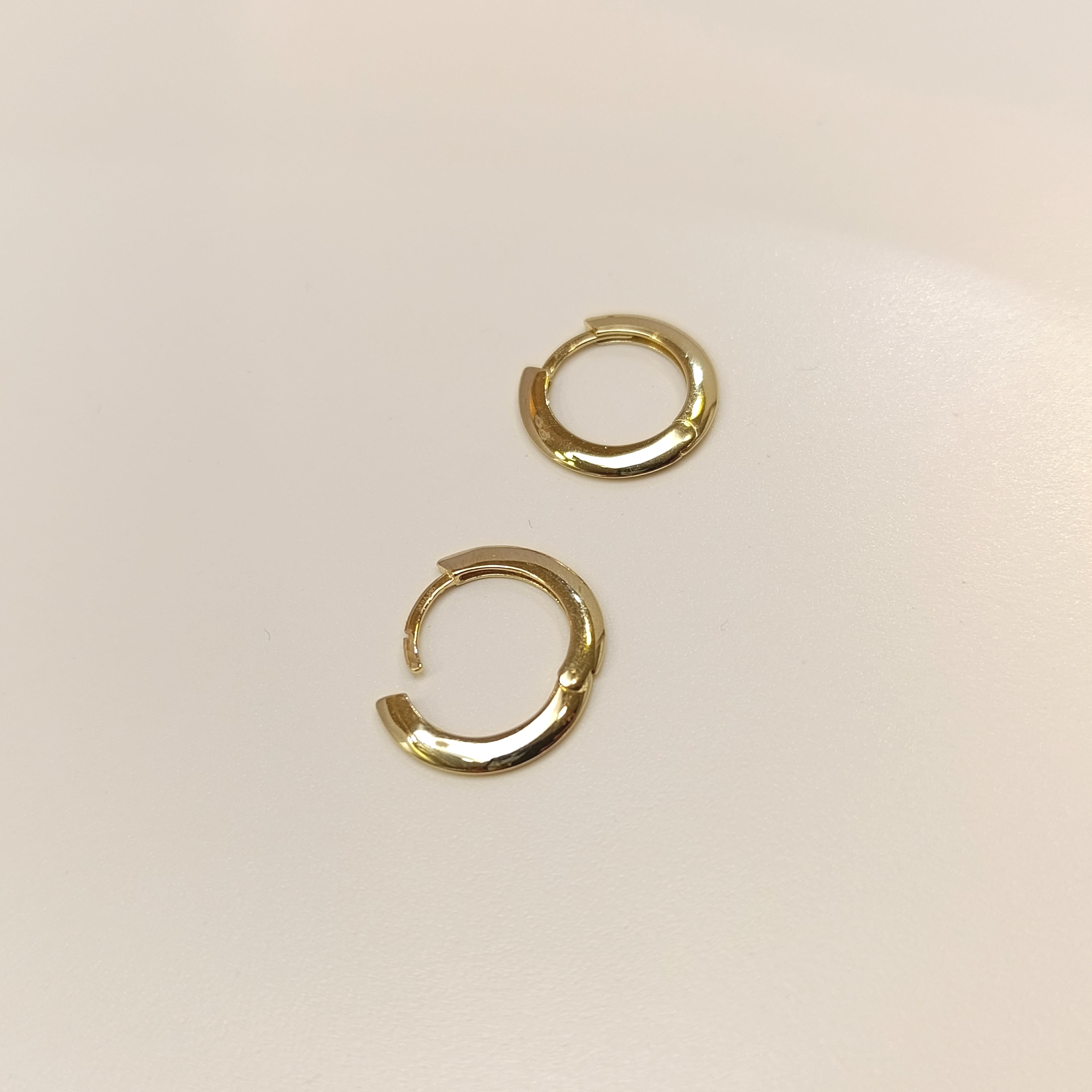 18mm Klasik Yassı Halka Küpe 14 Ayar Altın HD VİDEOLU