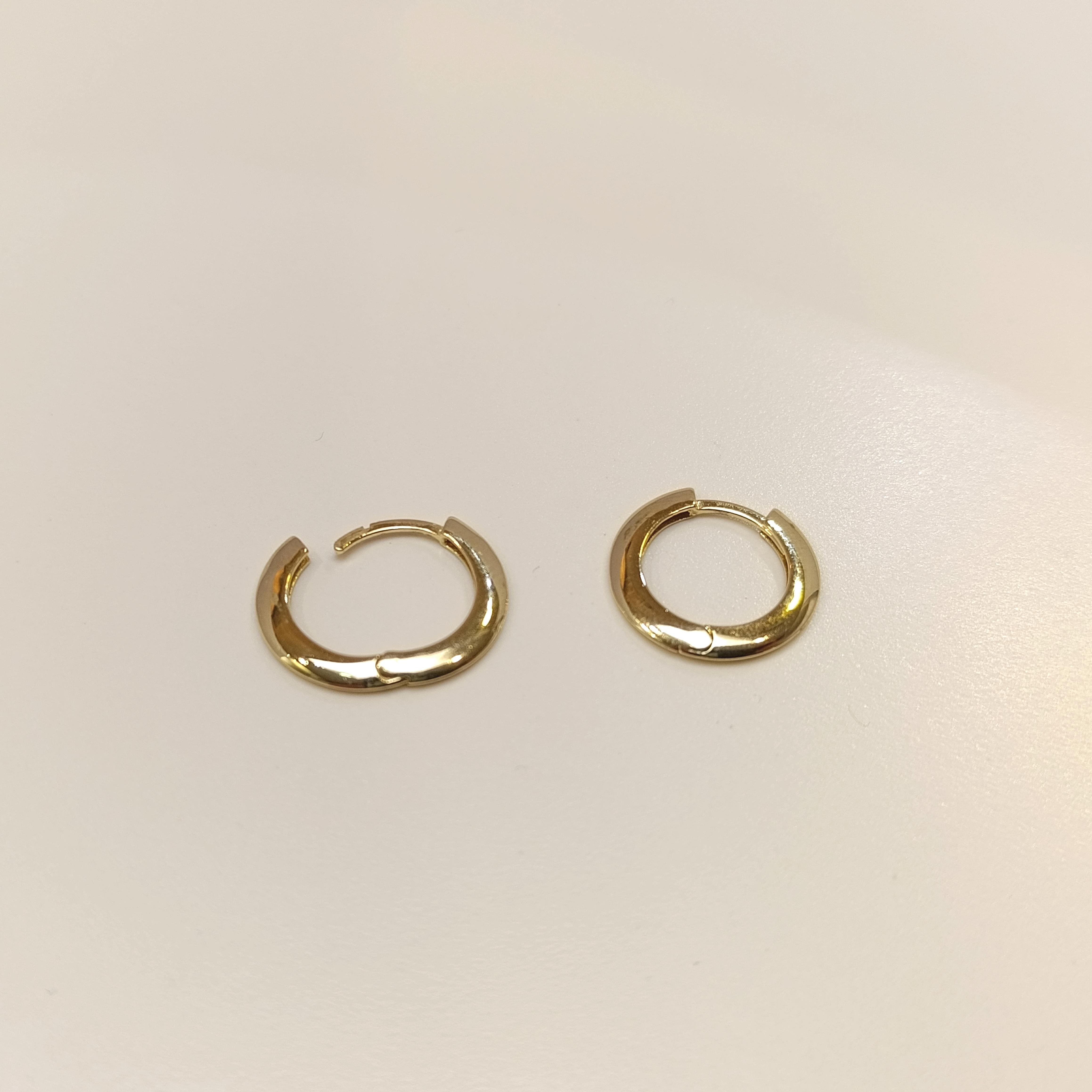 18mm Klasik Yassı Halka Küpe 14 Ayar Altın HD VİDEOLU