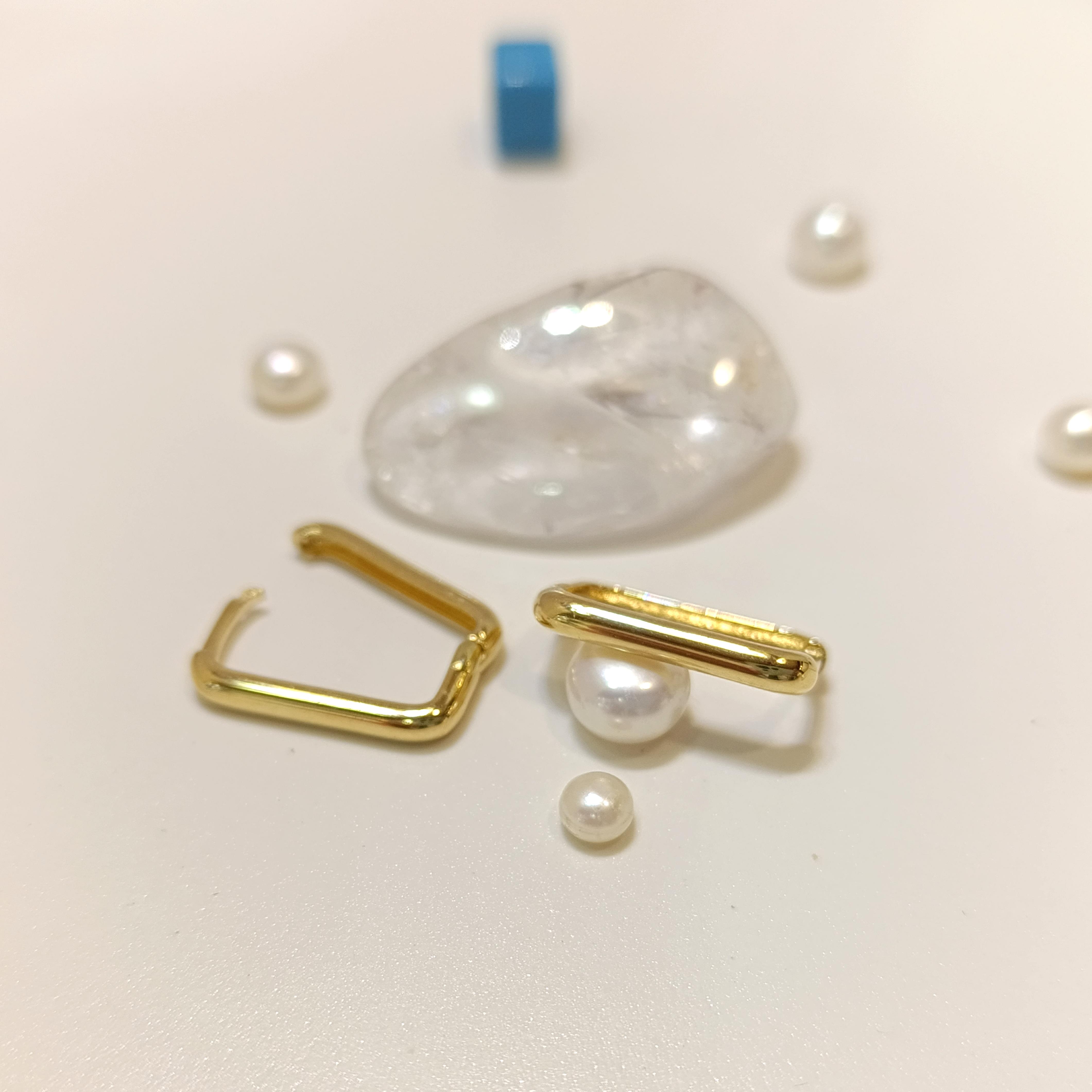 20mm Dik Dörtgen Halka Küpe 14 Ayar Altın HD VİDEOLU