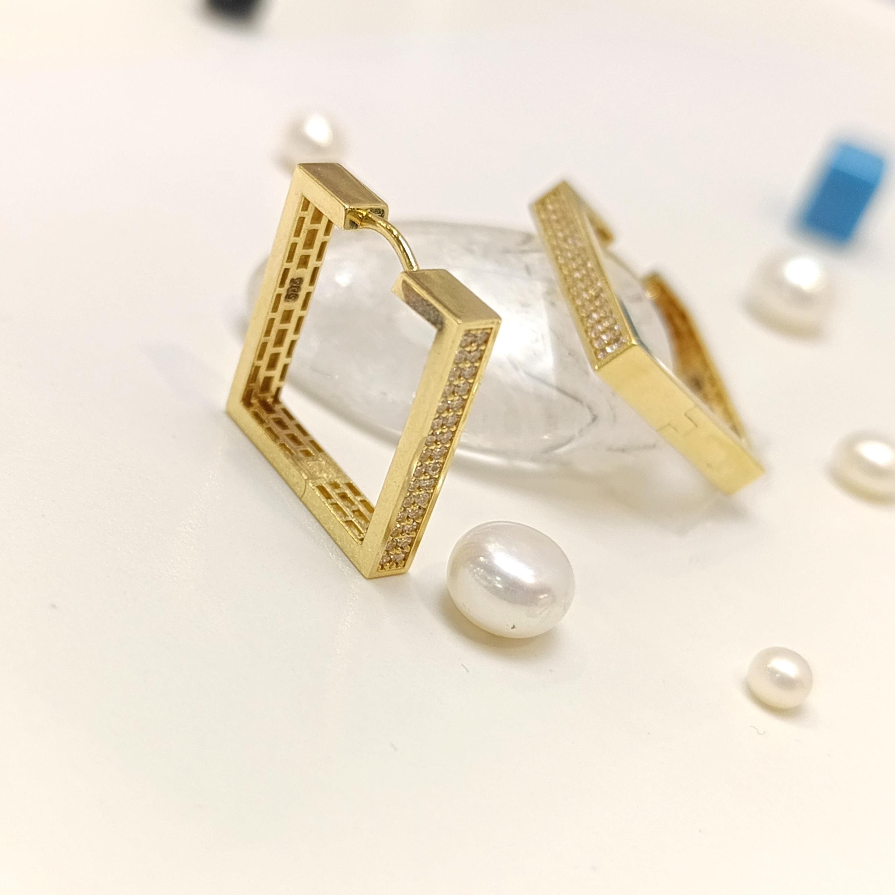 20mm Kare Halka Küpe 14 Ayar Altın HD VİDEOLU