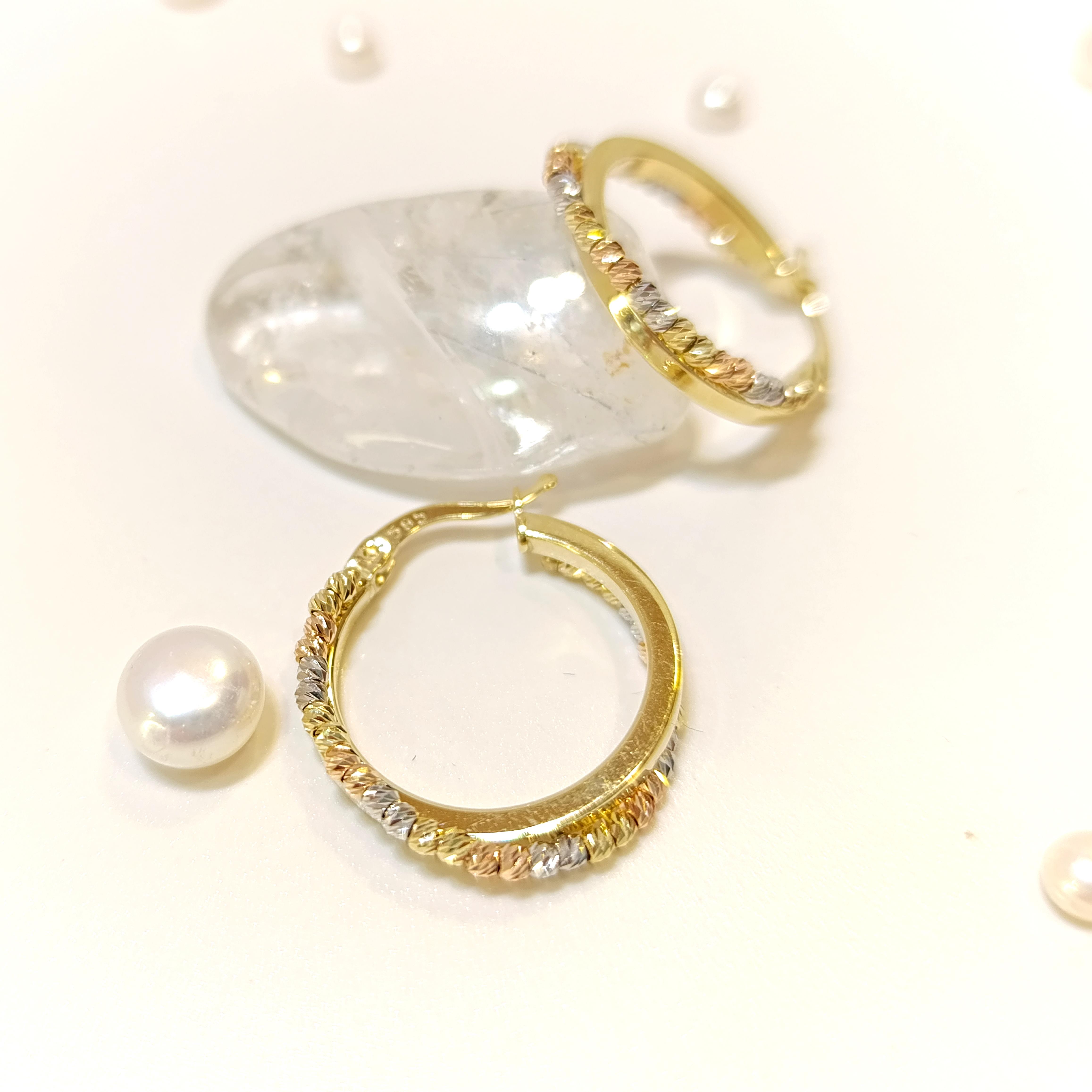 22.5mm Üç Renk Dorika Toplu Halka Küpe 14 Ayar Altın HD VİDEOLU