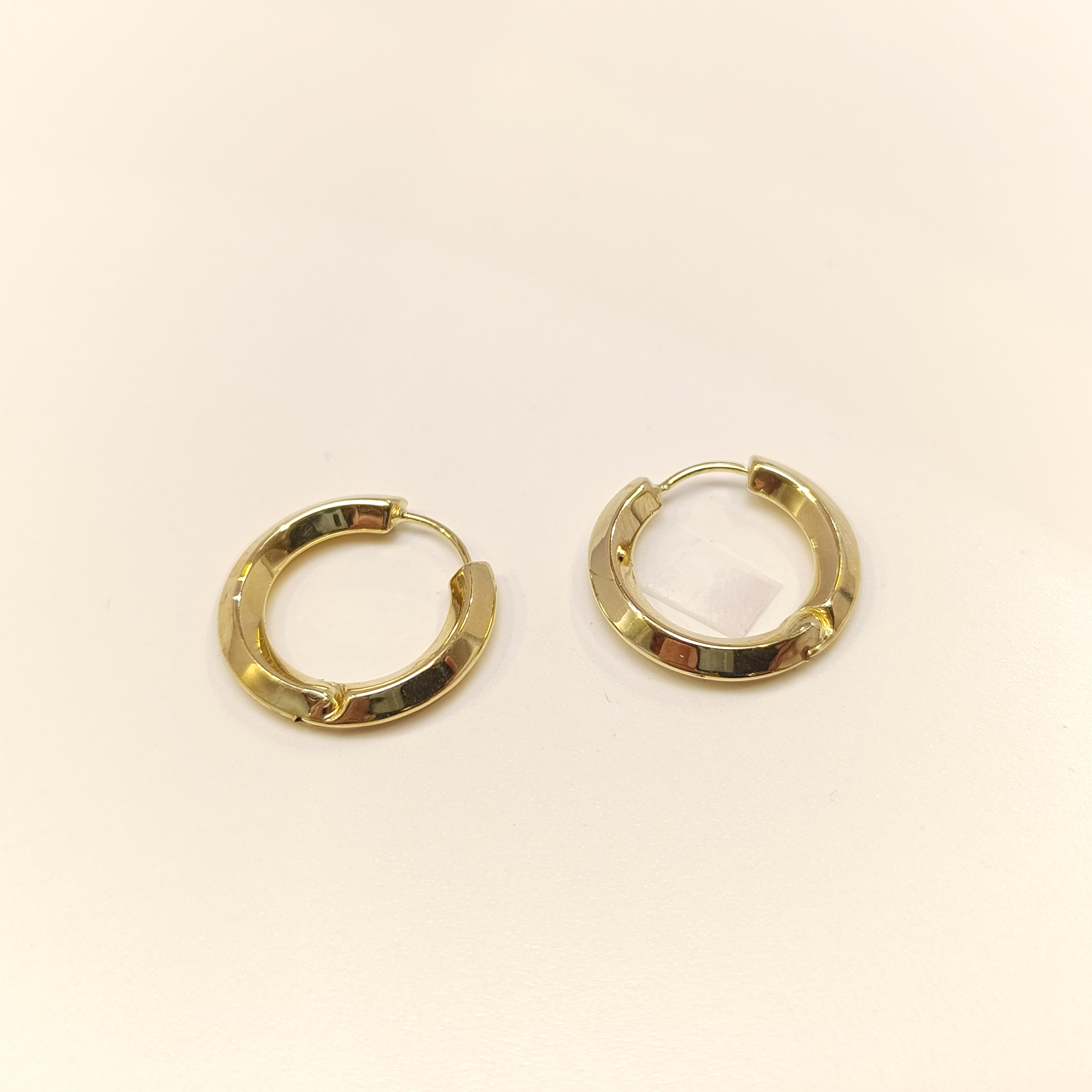 23mm Klasik Piramit Halka Küpe 14 Ayar Altın HD VİDEOLU