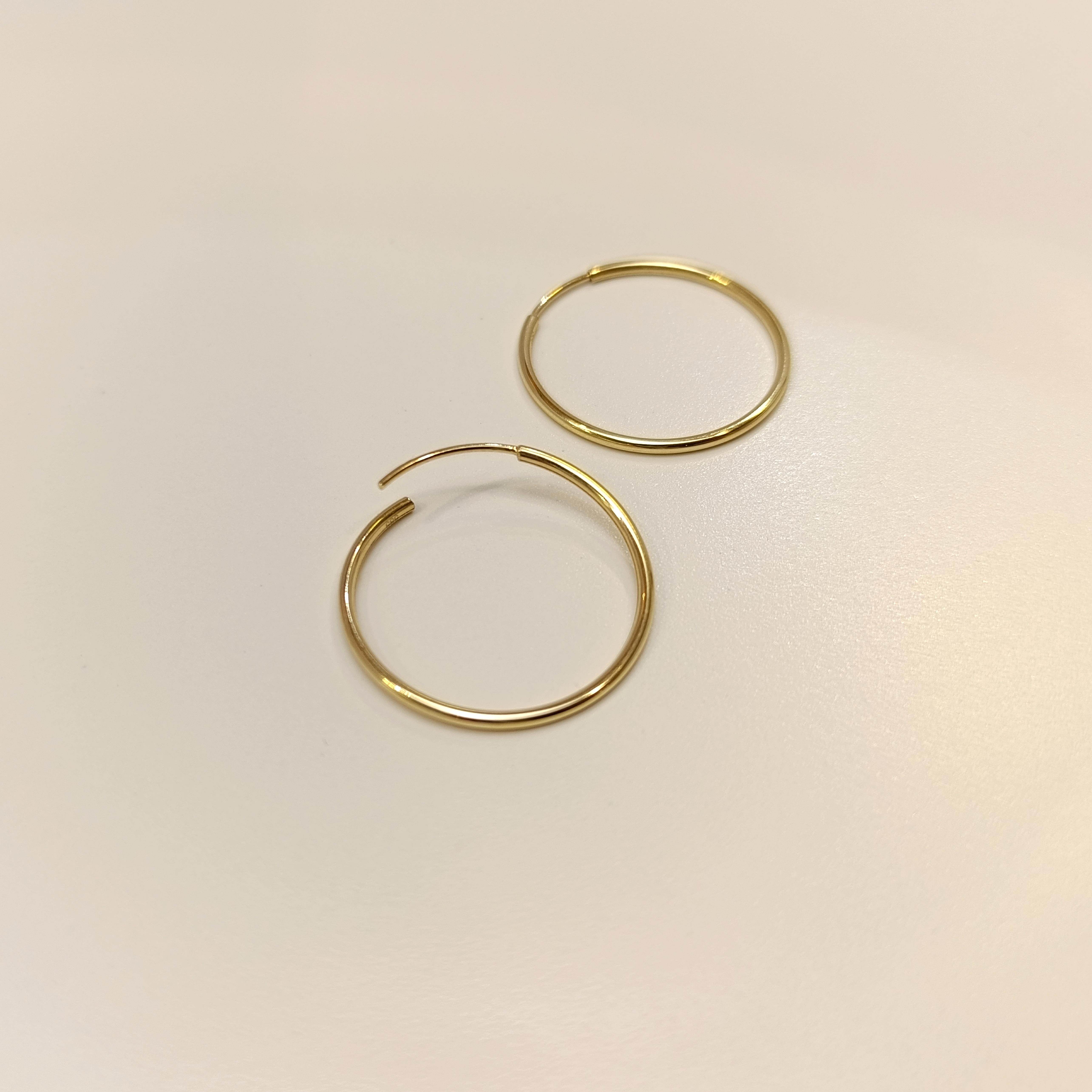 28mm Klasik Halka Küpe 14 Ayar Altın HD VİDEOLU