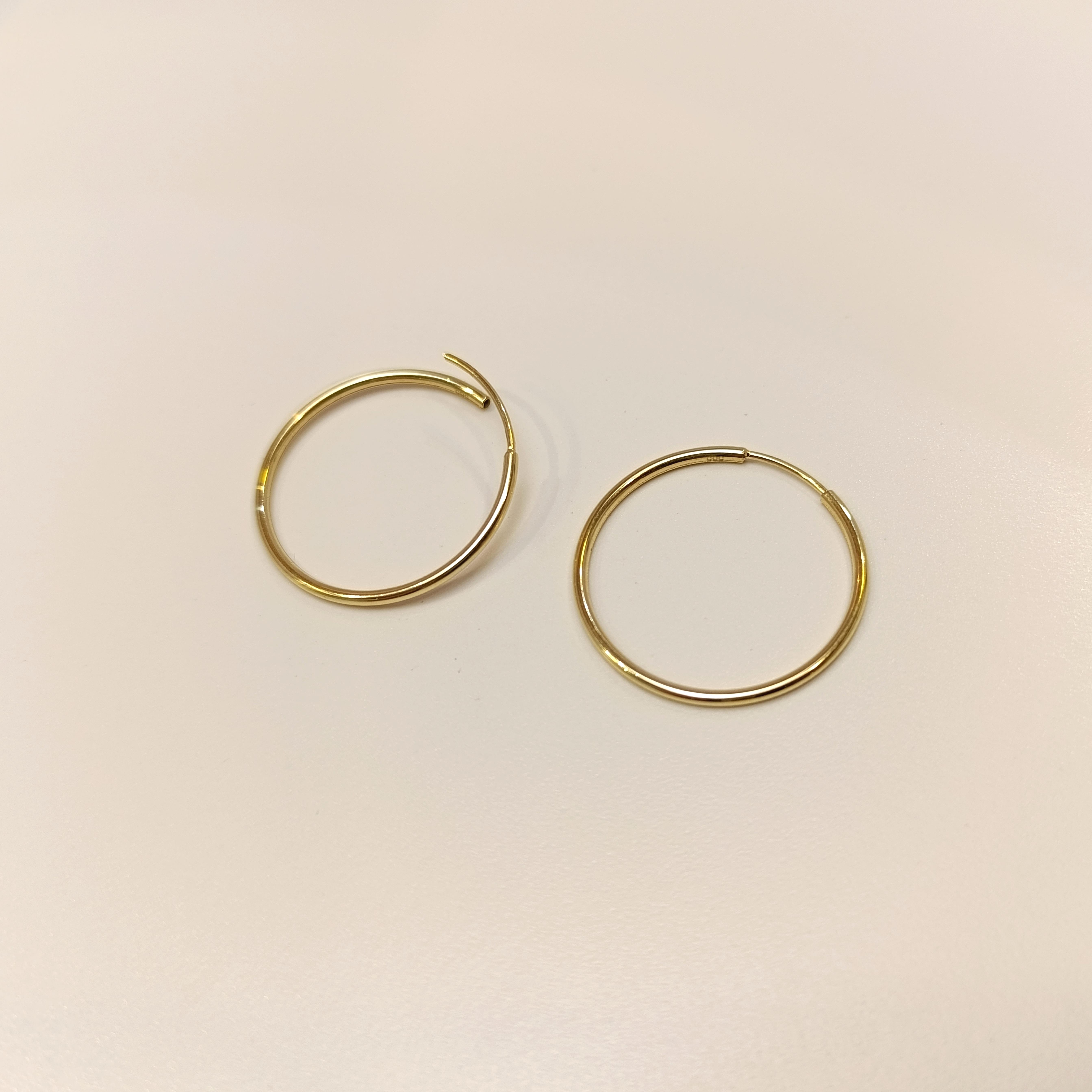 28mm Klasik Halka Küpe 14 Ayar Altın HD VİDEOLU