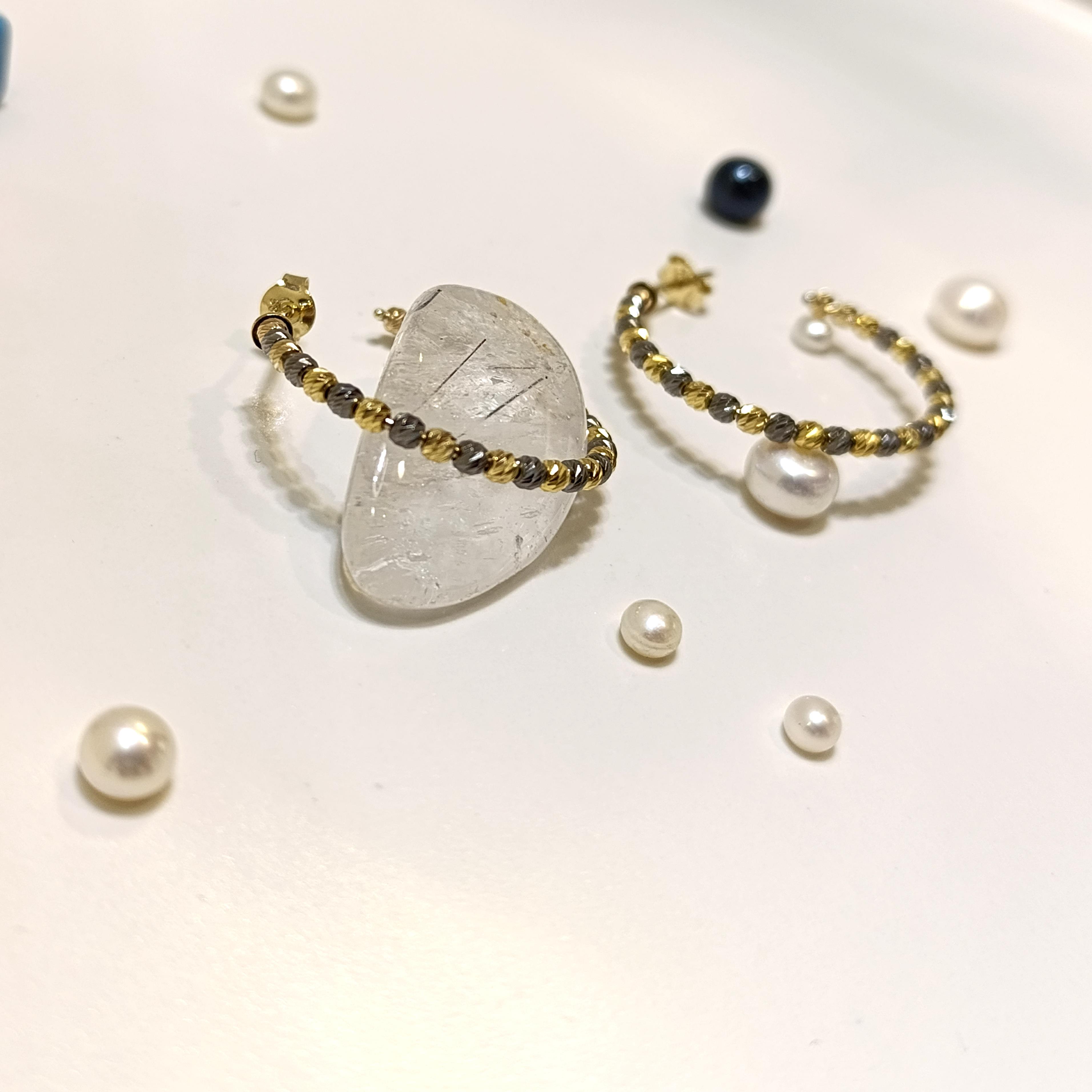 32mm Vidalı Dorika Toplu Halka Küpe 14 Ayar Altın HD VİDEOLU