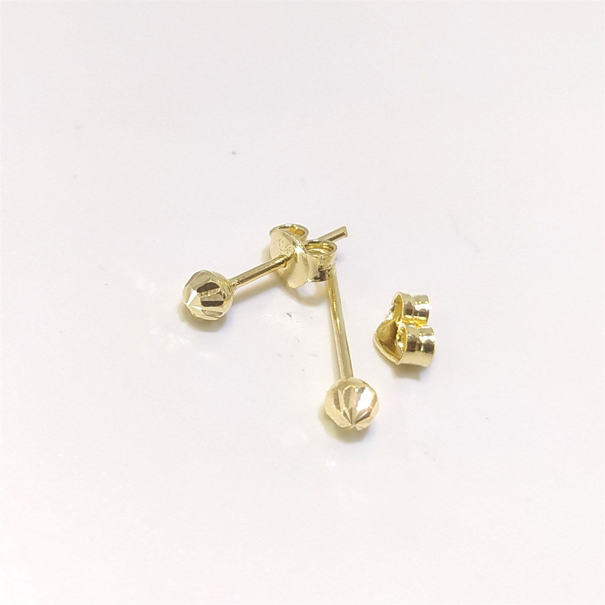 3,6mm Dorika Top Küpe 14 Ayar Altın