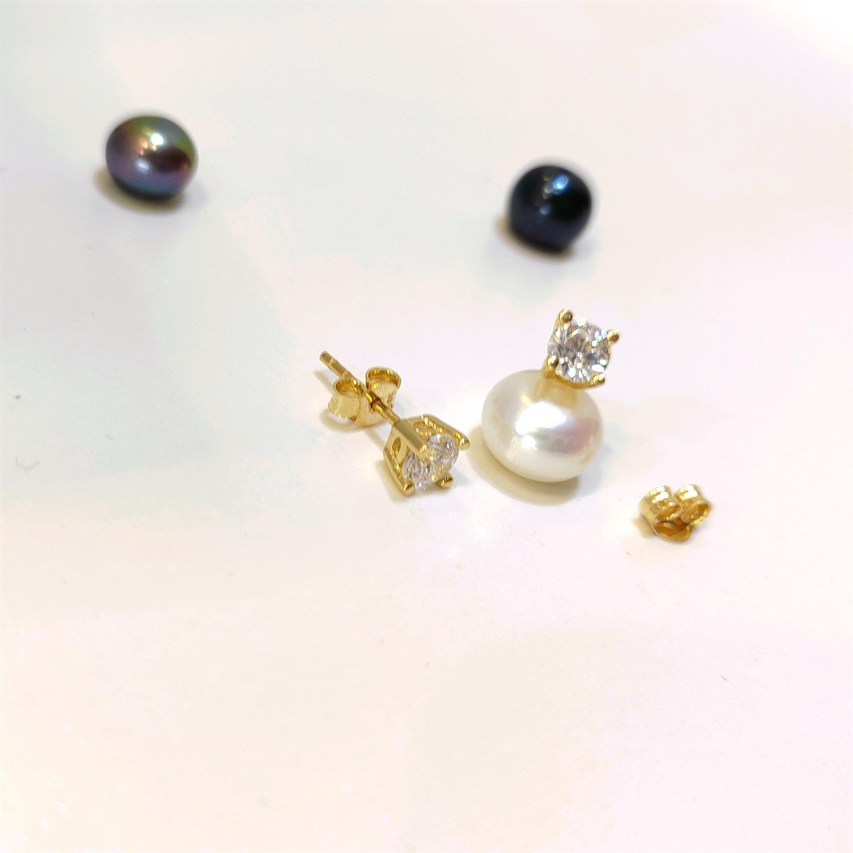 4.5mm Dört Tırnaklı Tek Taş Küpe Altın HD VİDEOLU