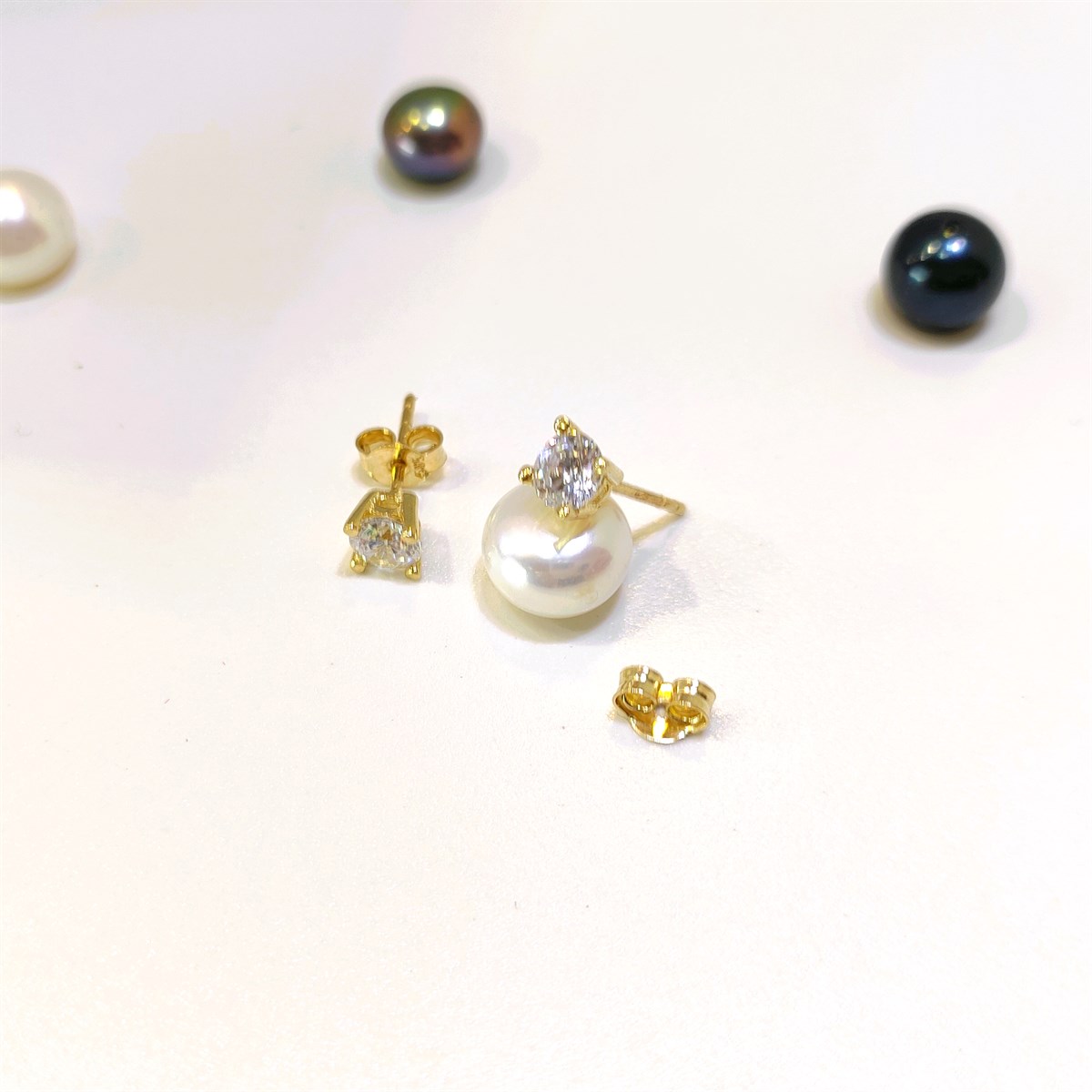 4.5mm Dört Tırnaklı Tek Taş Küpe Altın HD VİDEOLU