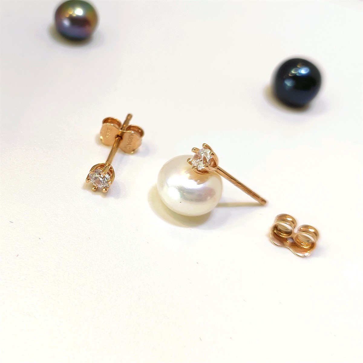 4mm Altı Tırnaklı Tek Taş Küpe Altın HD VİDEOLU