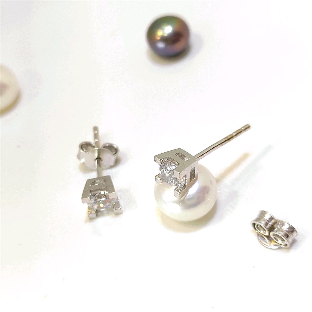 5mm Dört Tırnaklı Tek Taş Küpe Altın HD VİDEOLU