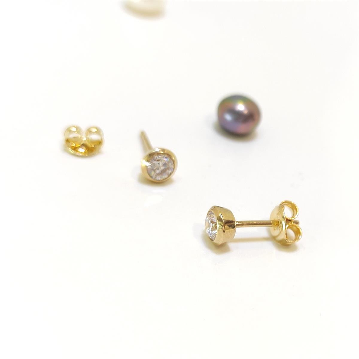 5mm Tek Taş Vidalı Küpe 14 Ayar Altın HD VİDEOLU