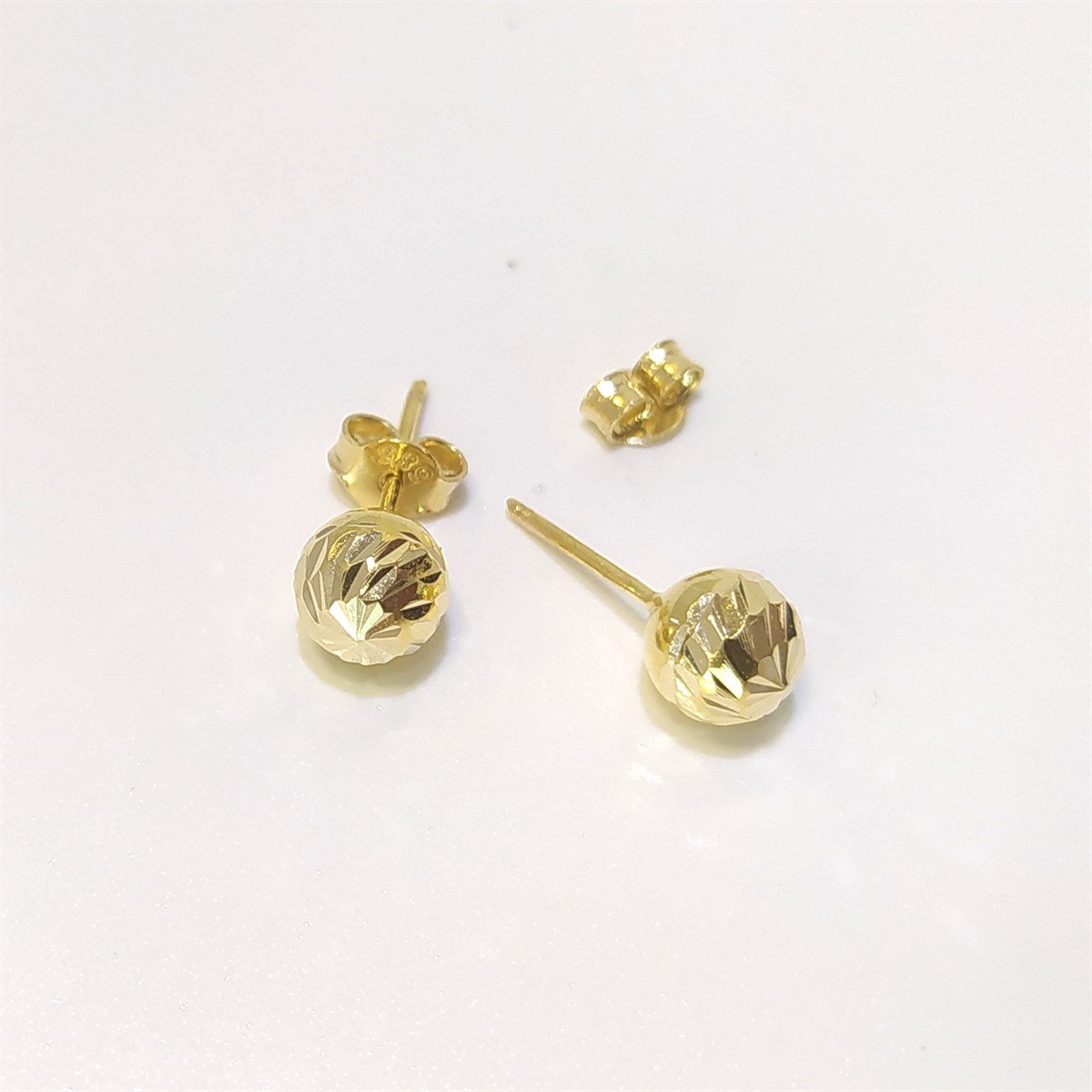 6.6mm Dorika Top Küpe 14 Ayar Altın