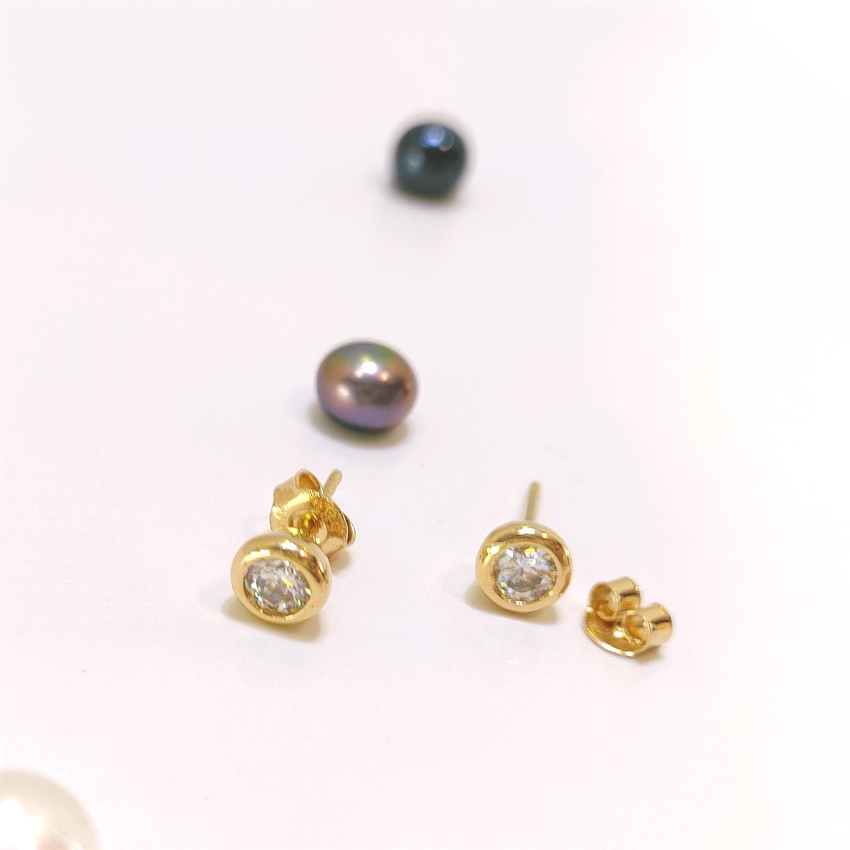 6mm Tek Taş Vidalı Küpe 14 Ayar Altın HD VİDEOLU