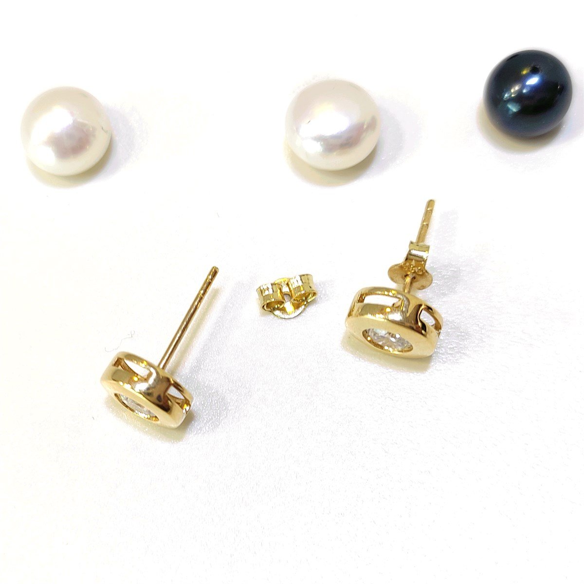 7.6mm Tek Taş Vidalı Küpe 14 Ayar Altın HD VİDEOLU