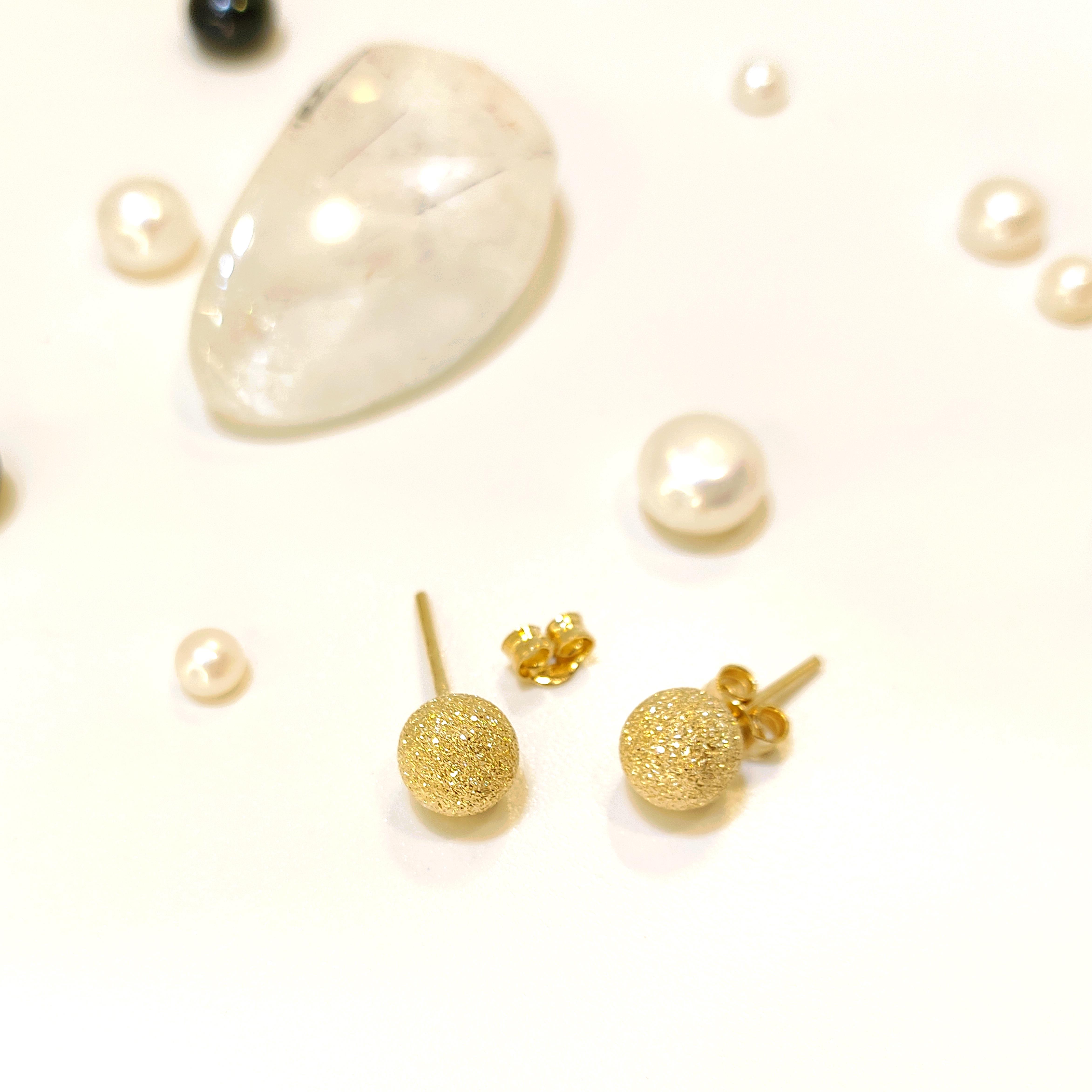 7mm Kumlu Top Vidalı Küpe 14 Ayar Altın 