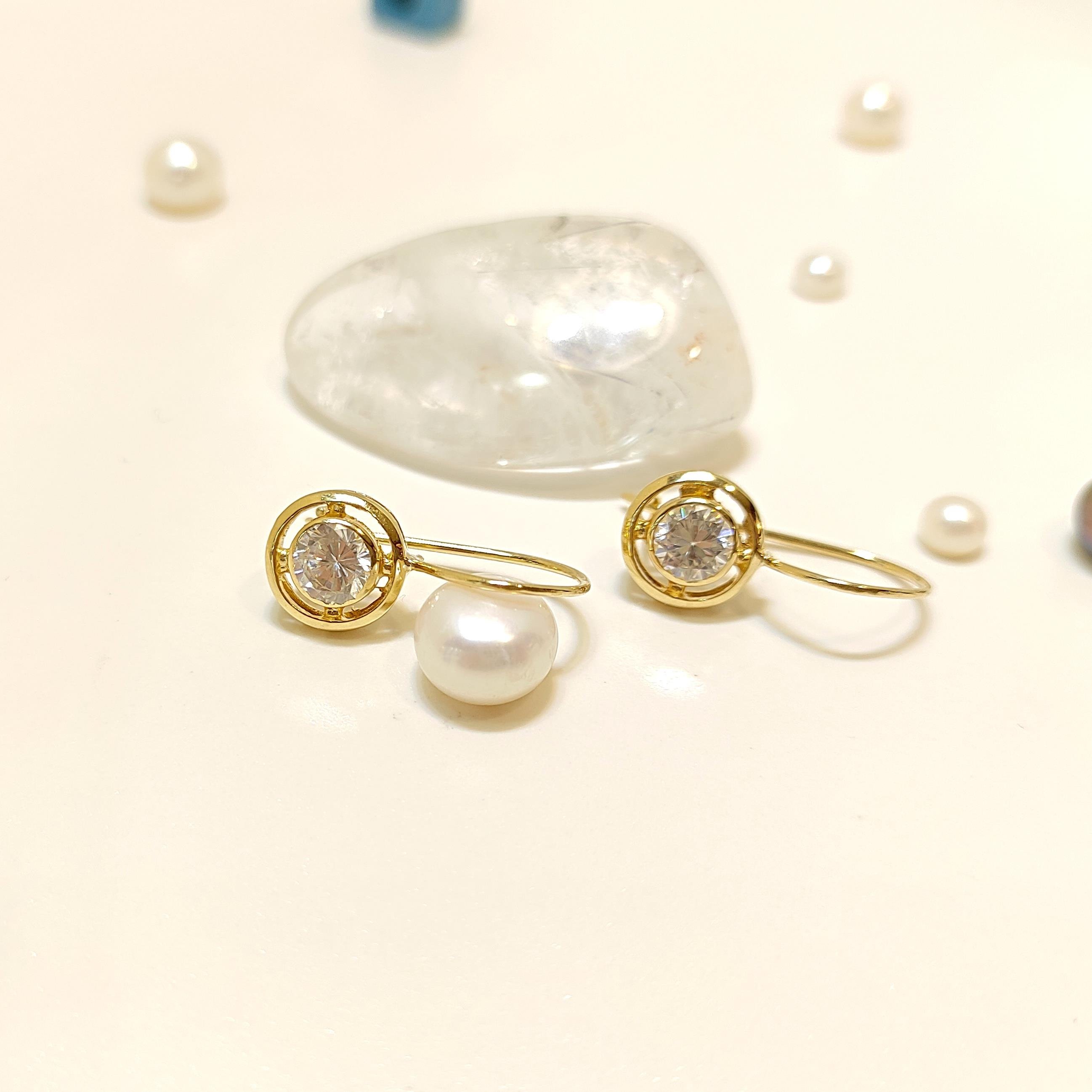 8.6mm Sallanan Tek Taş Küpe 14 Ayar Altın HD VİDEOLU