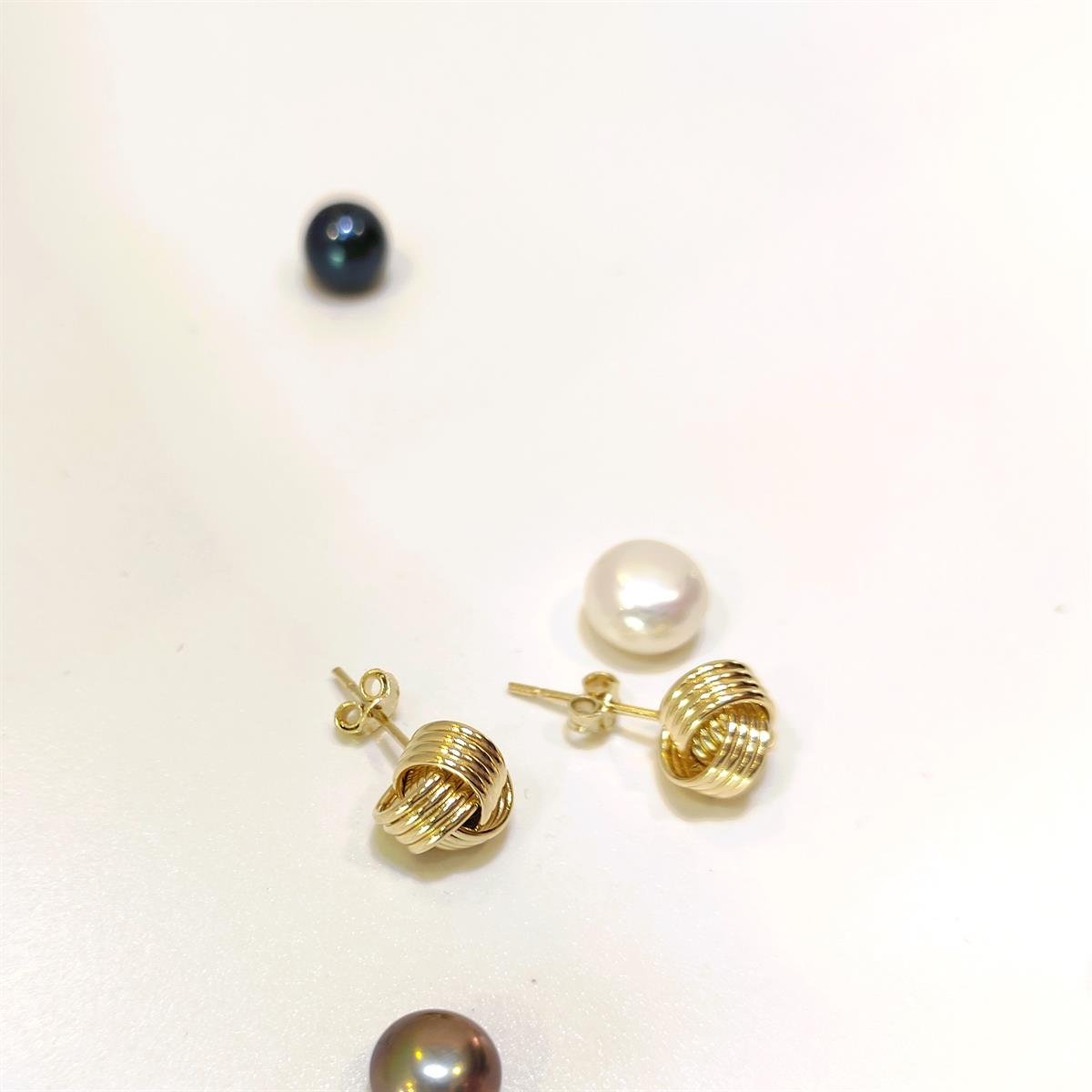 8.5mm Yün Yumağı Vidalı Küpe 14 Ayar Altın HD VİDEOLU