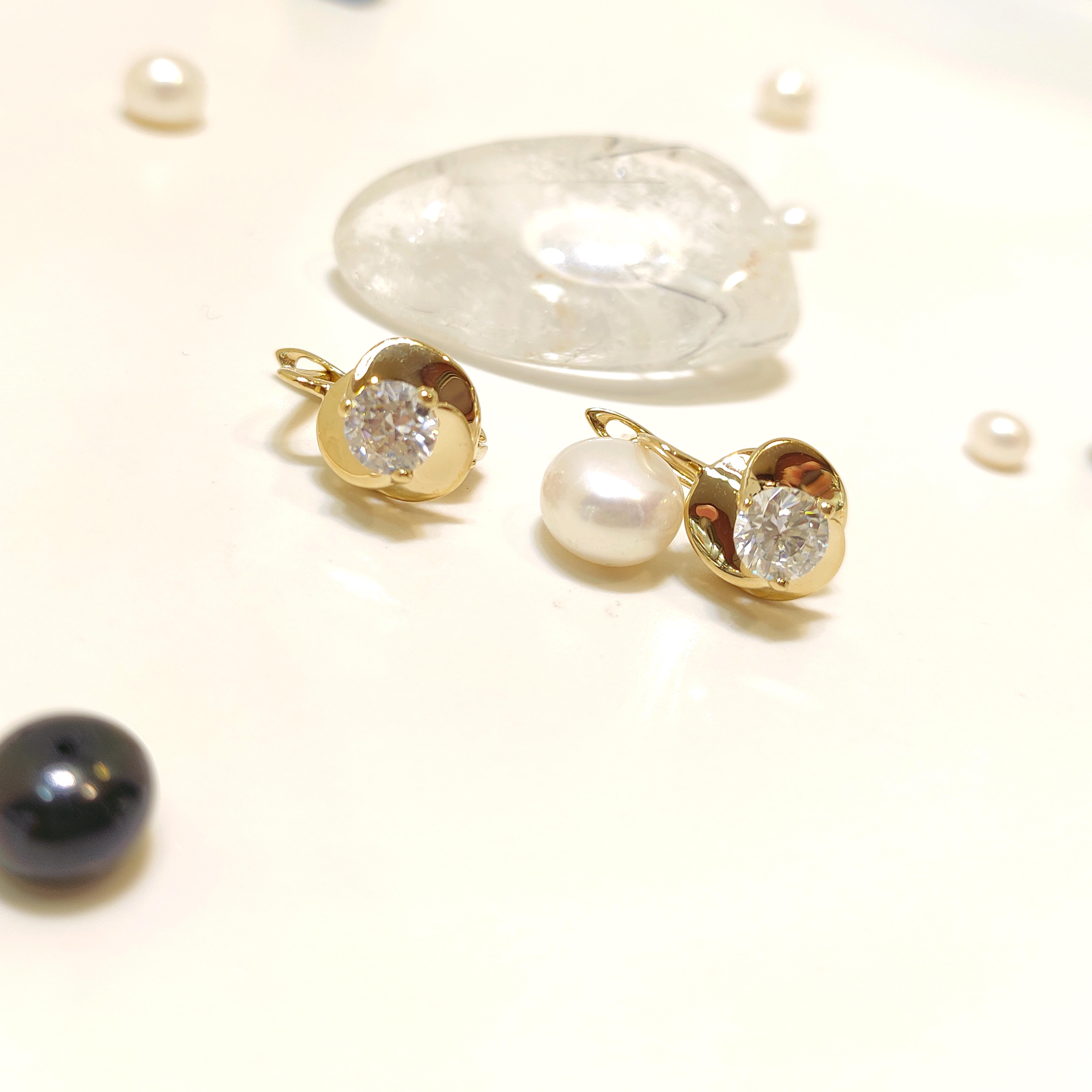 9.5mm Tek Taş Küpe 14 Ayar Altın HD VİDEOLU