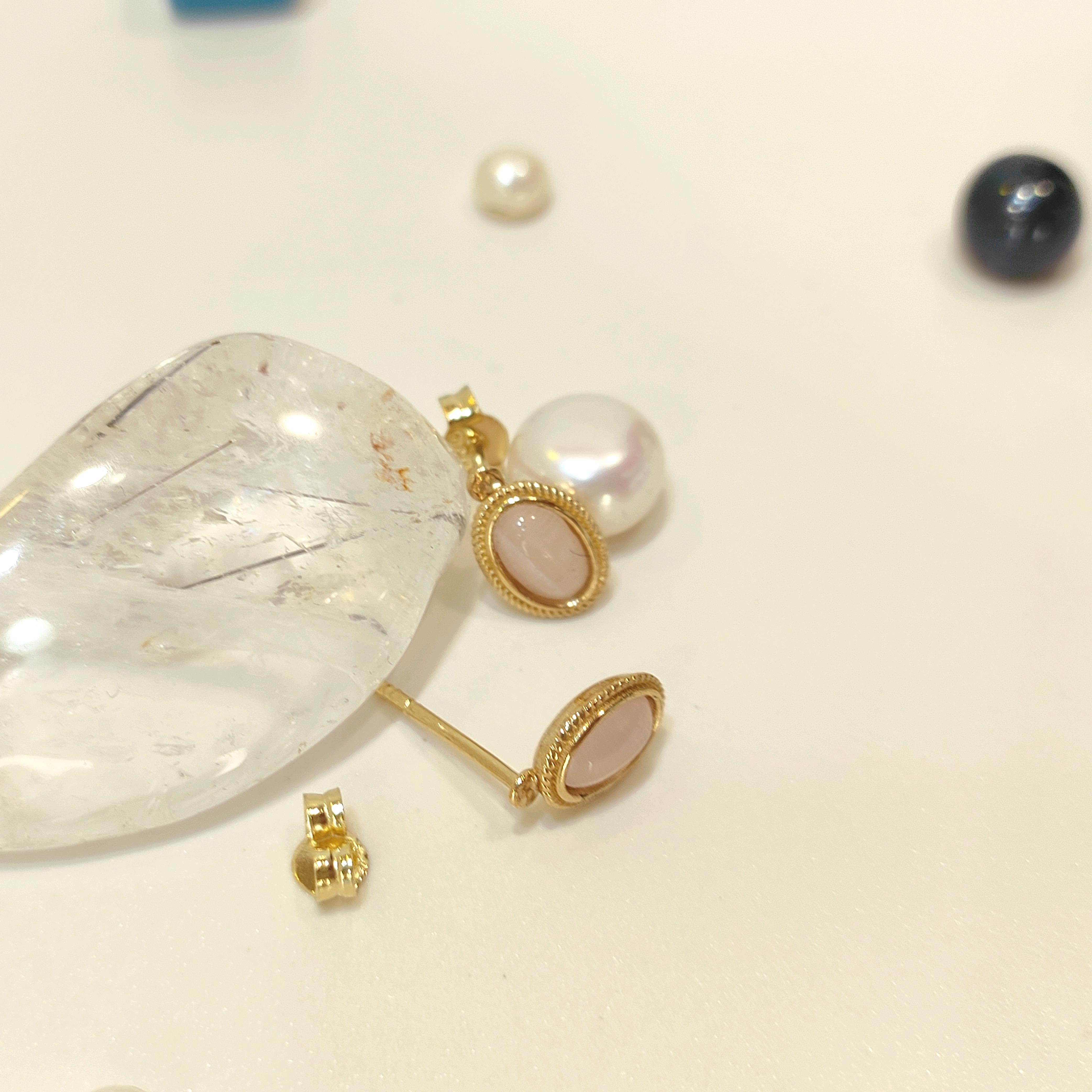 Açık Pembe Taşlı Vidalı Küpe 14 Ayar Altın HD VİDEOLU