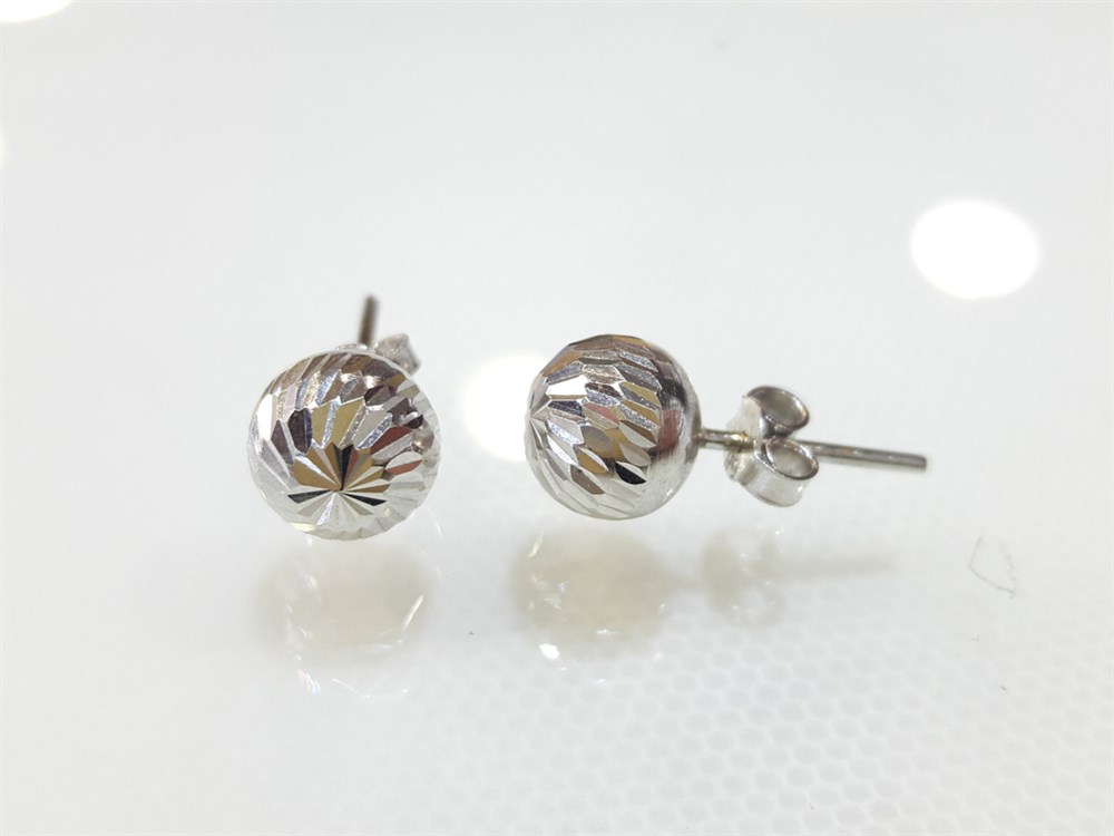 Dorika Top Küpe 14 Ayar Altın 3 Boyutlu Resim