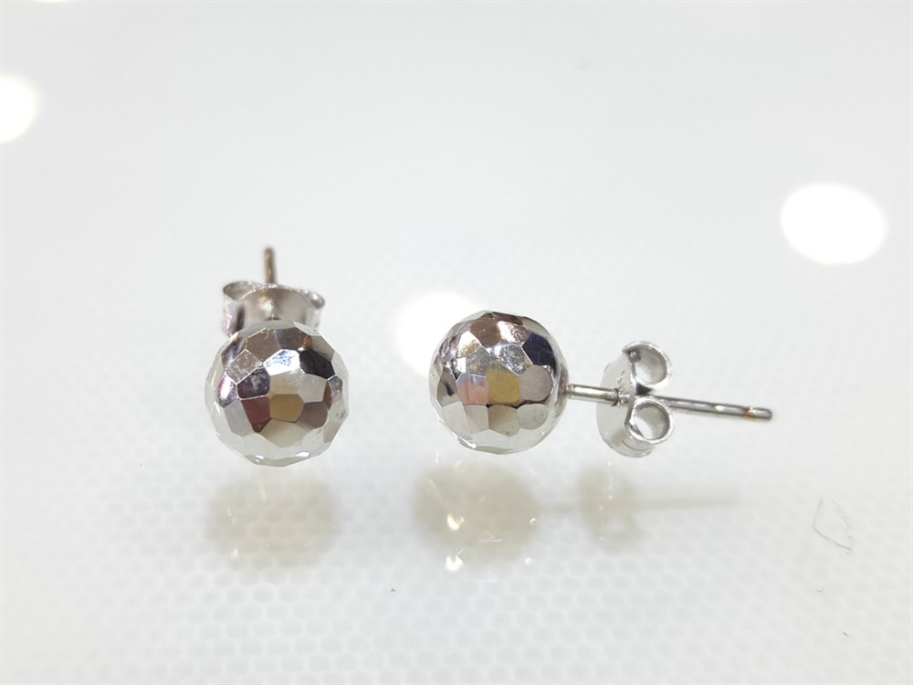 Dövme Top Küpe 14 Ayar Altın 3 Boyutlu Resim