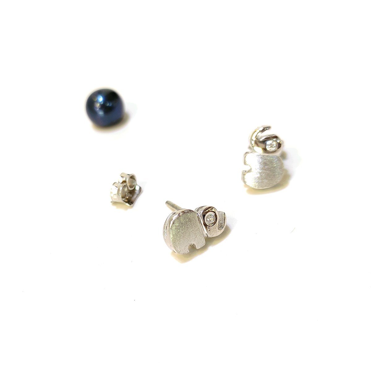 Fil Vidalı Küpe 14 Ayar Altın HD VİDEOLU