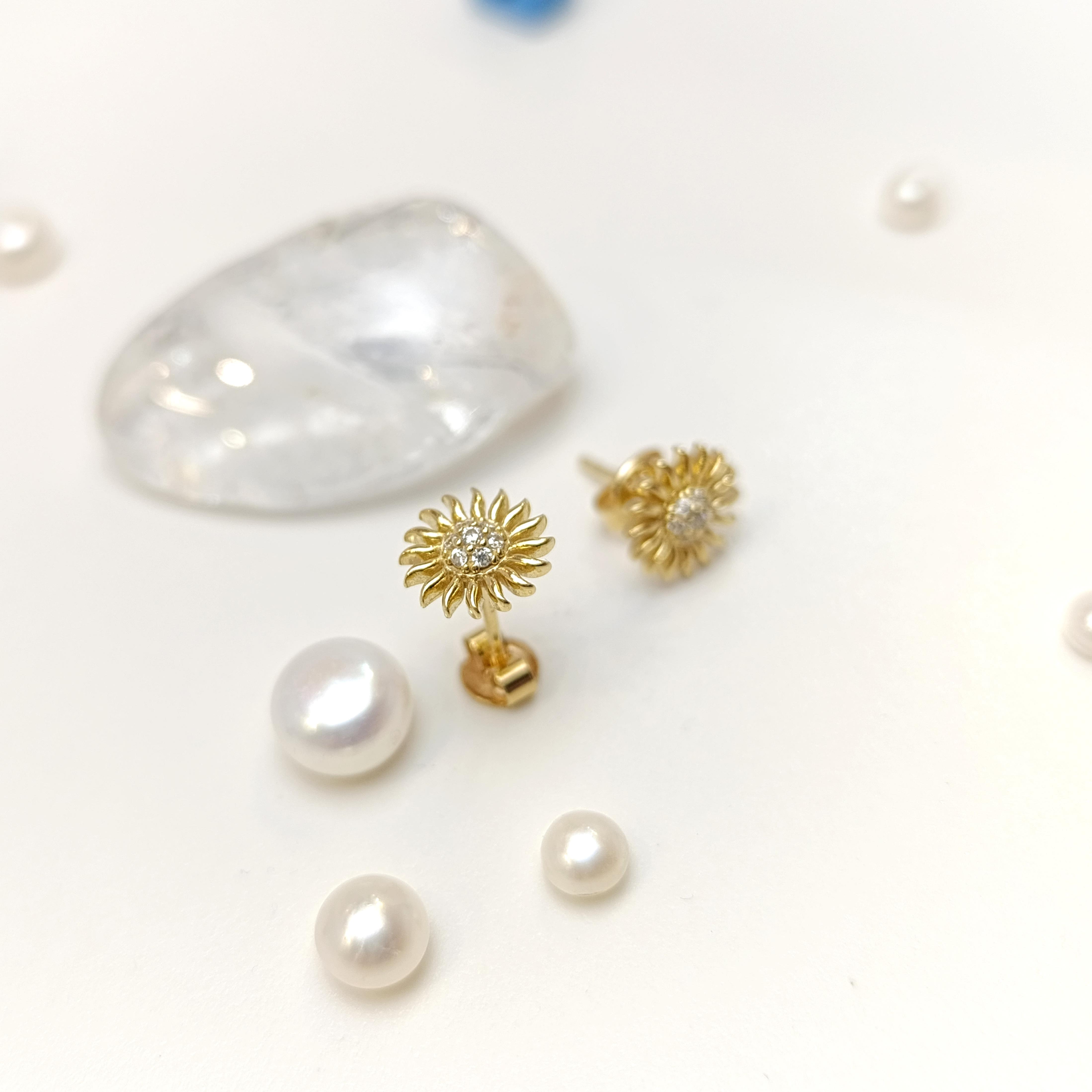 Güneş Vidalı Küpe 14 Ayar Altın HD VİDEOLU