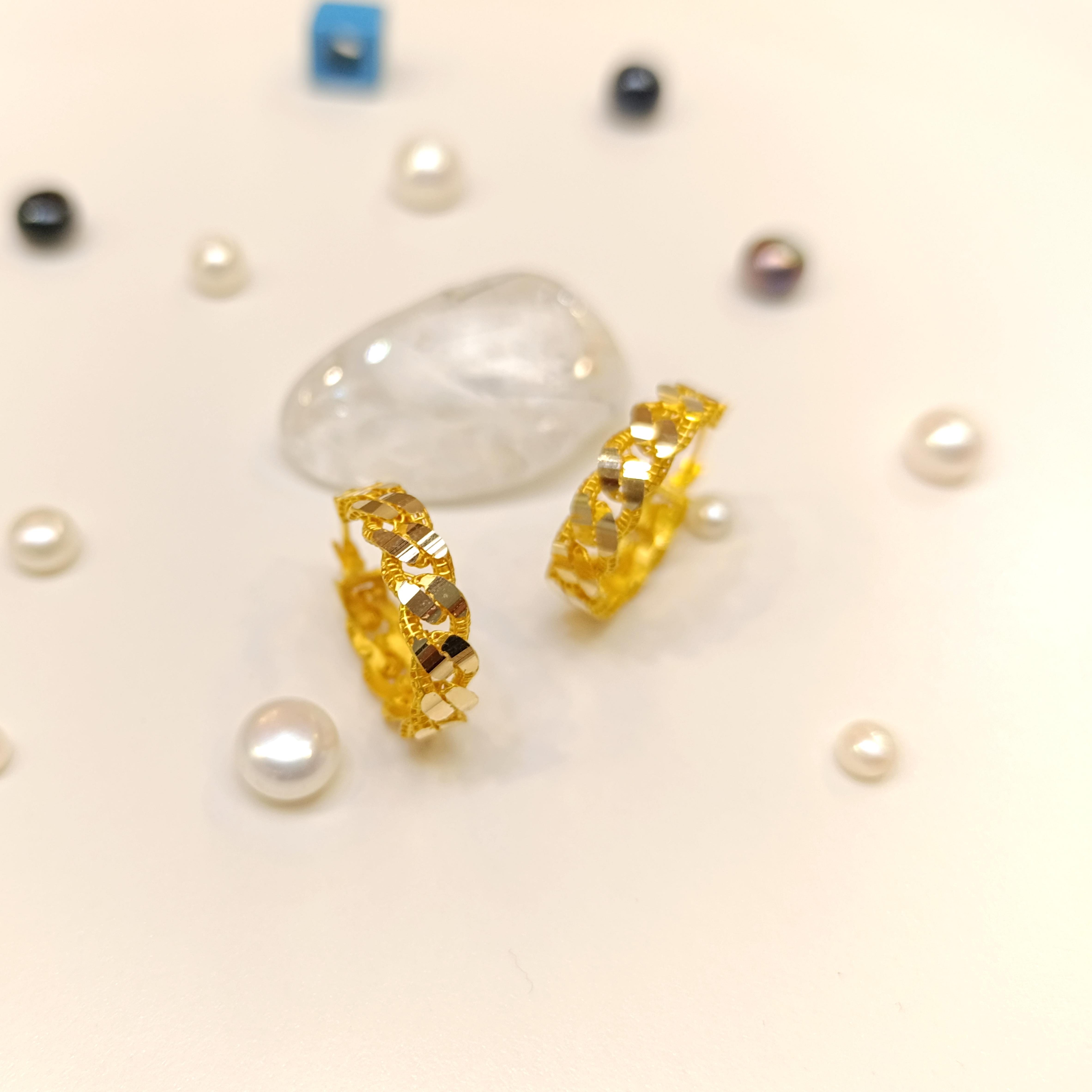 Gurmet Halka Küpe 14 Ayar Altın HD VİDEOLU