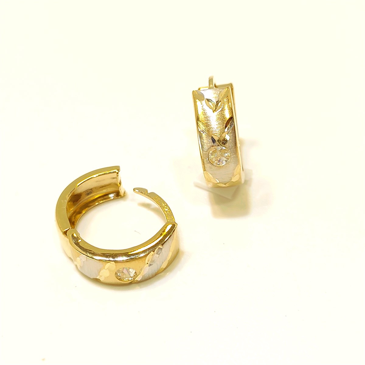 Hagi Halka Küpe 14 Ayar Altın 4K VİDEO