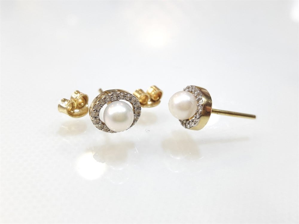 İnci Vidalı Küpe 14 Ayar Altın 3 Boyutlu Resim