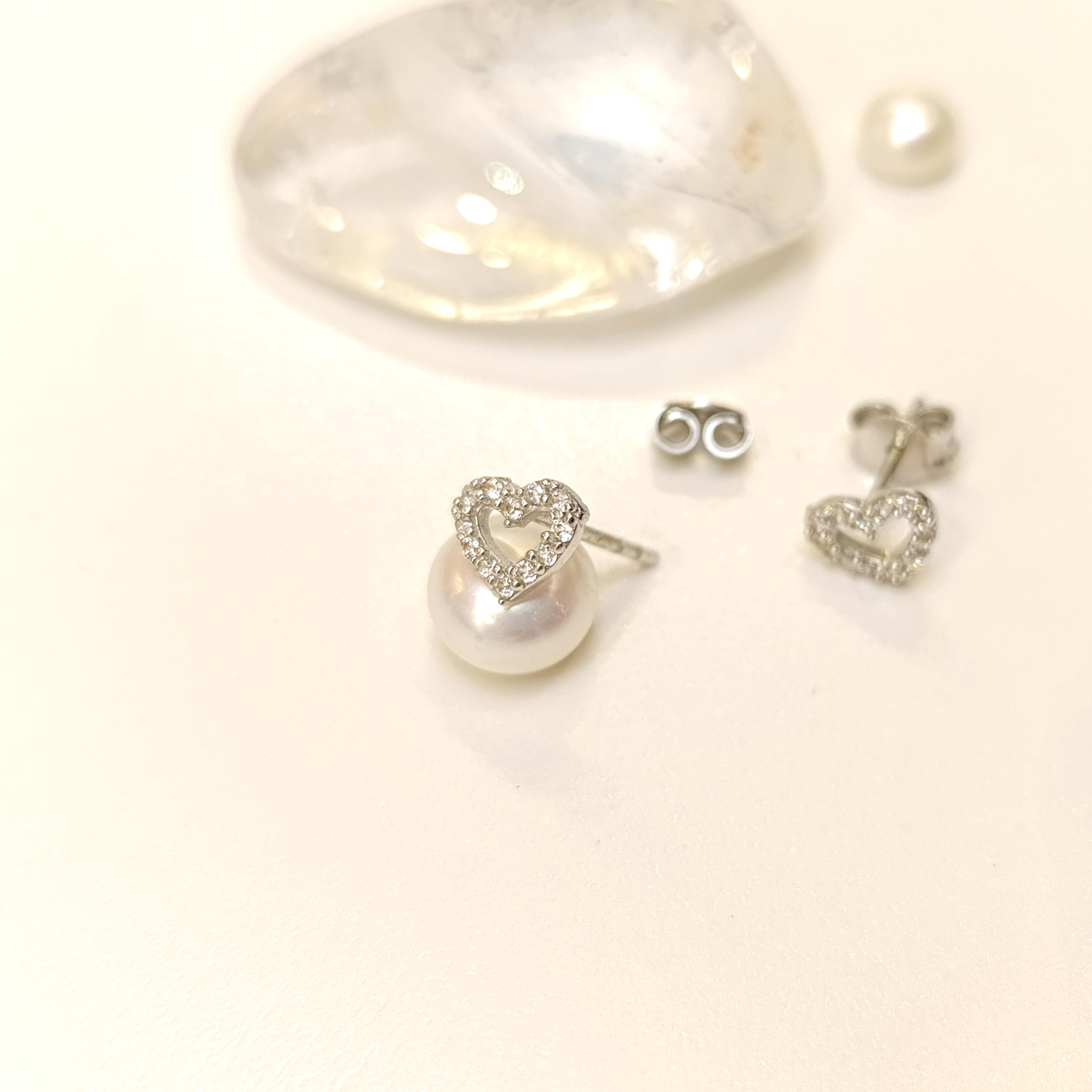 Kalpli Vidalı Küpe 14 Ayar Altın 