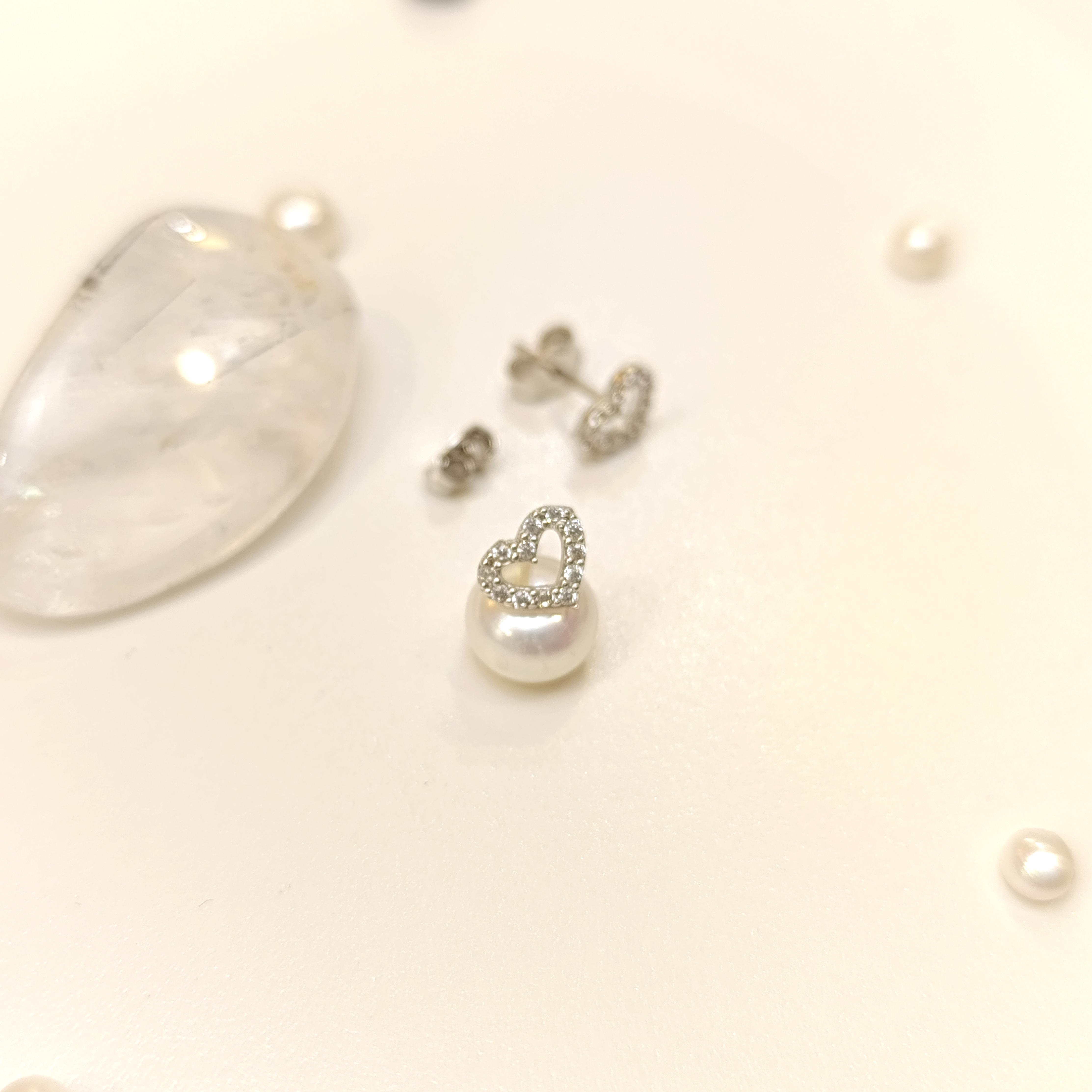 Kalpli Vidalı Küpe 14 Ayar Altın 